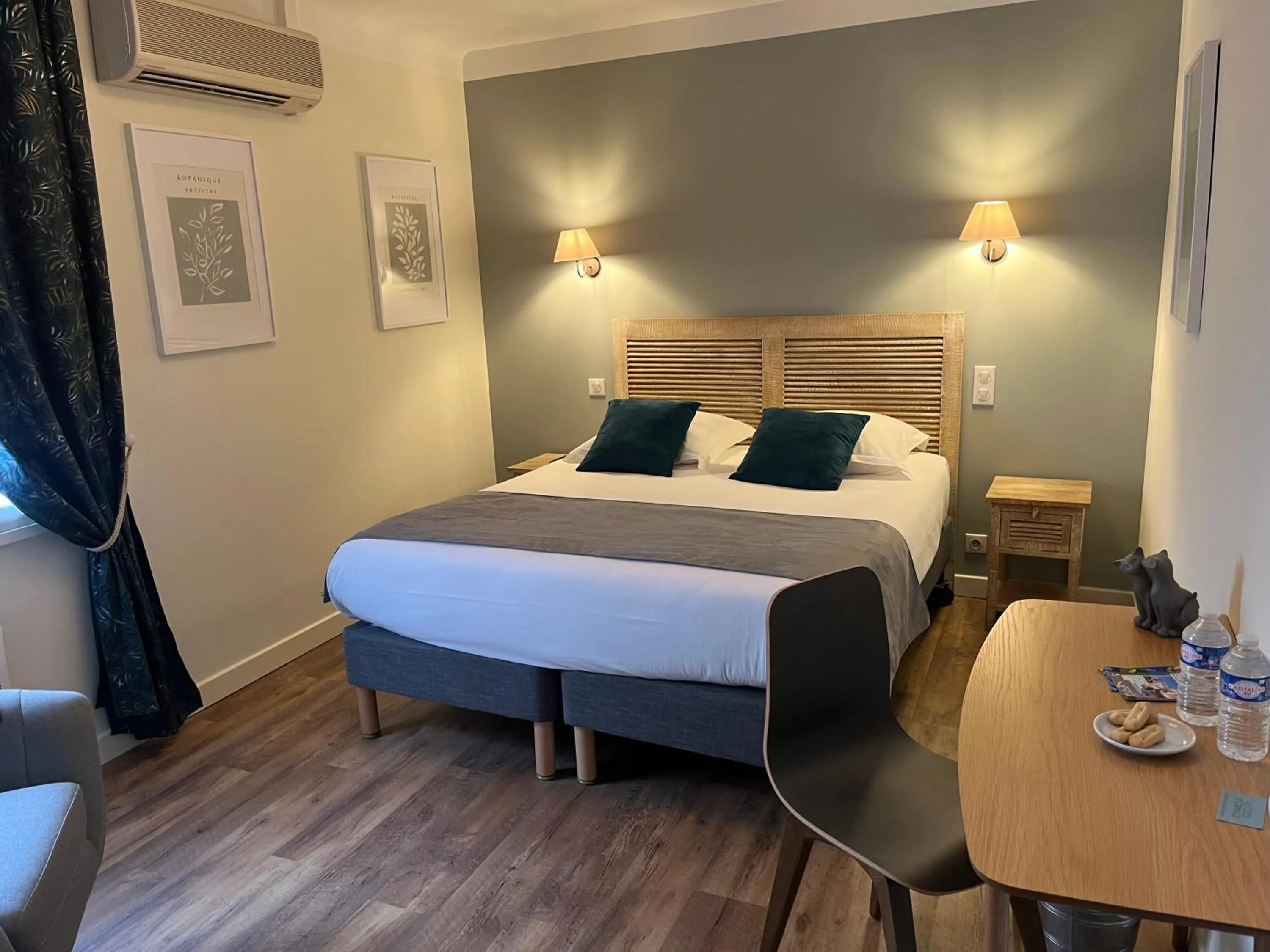 Photo of the whole room, Bed in Le Clos d'Orange - Hotel & ville de Provence