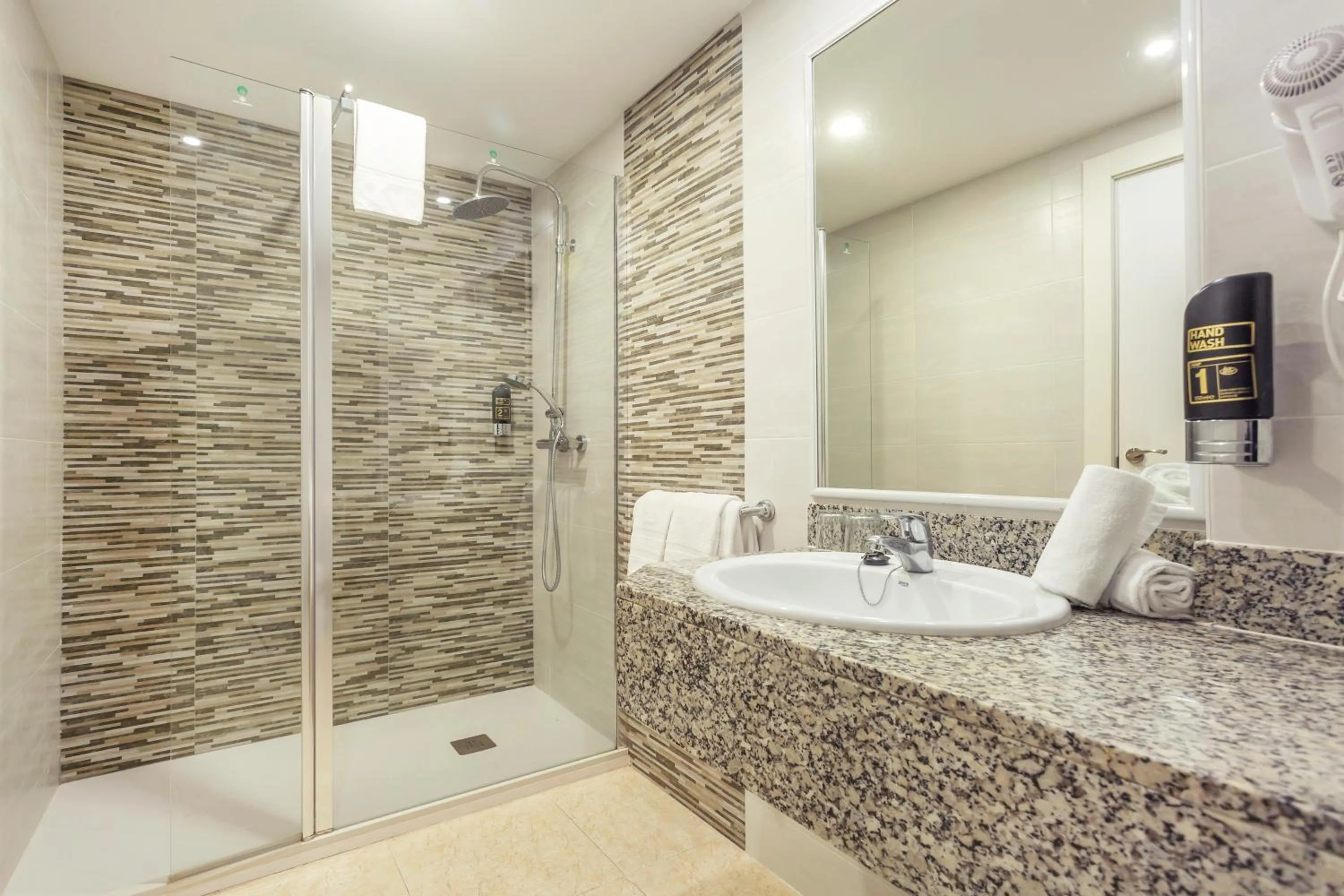 Shower in Hotel Kilimanjaro