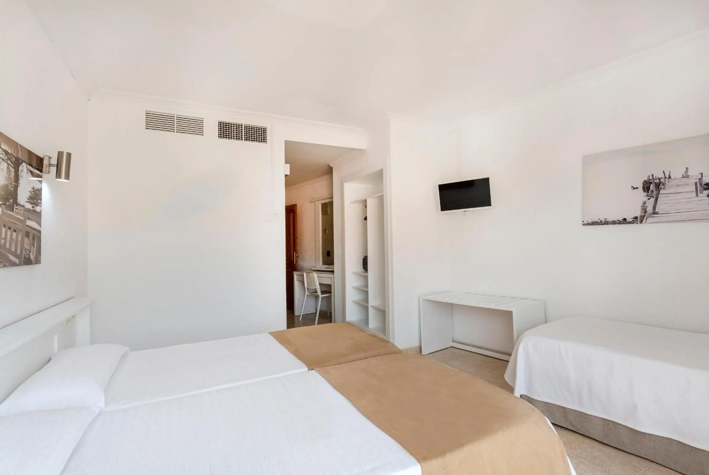 Bed in Hotel Kilimanjaro