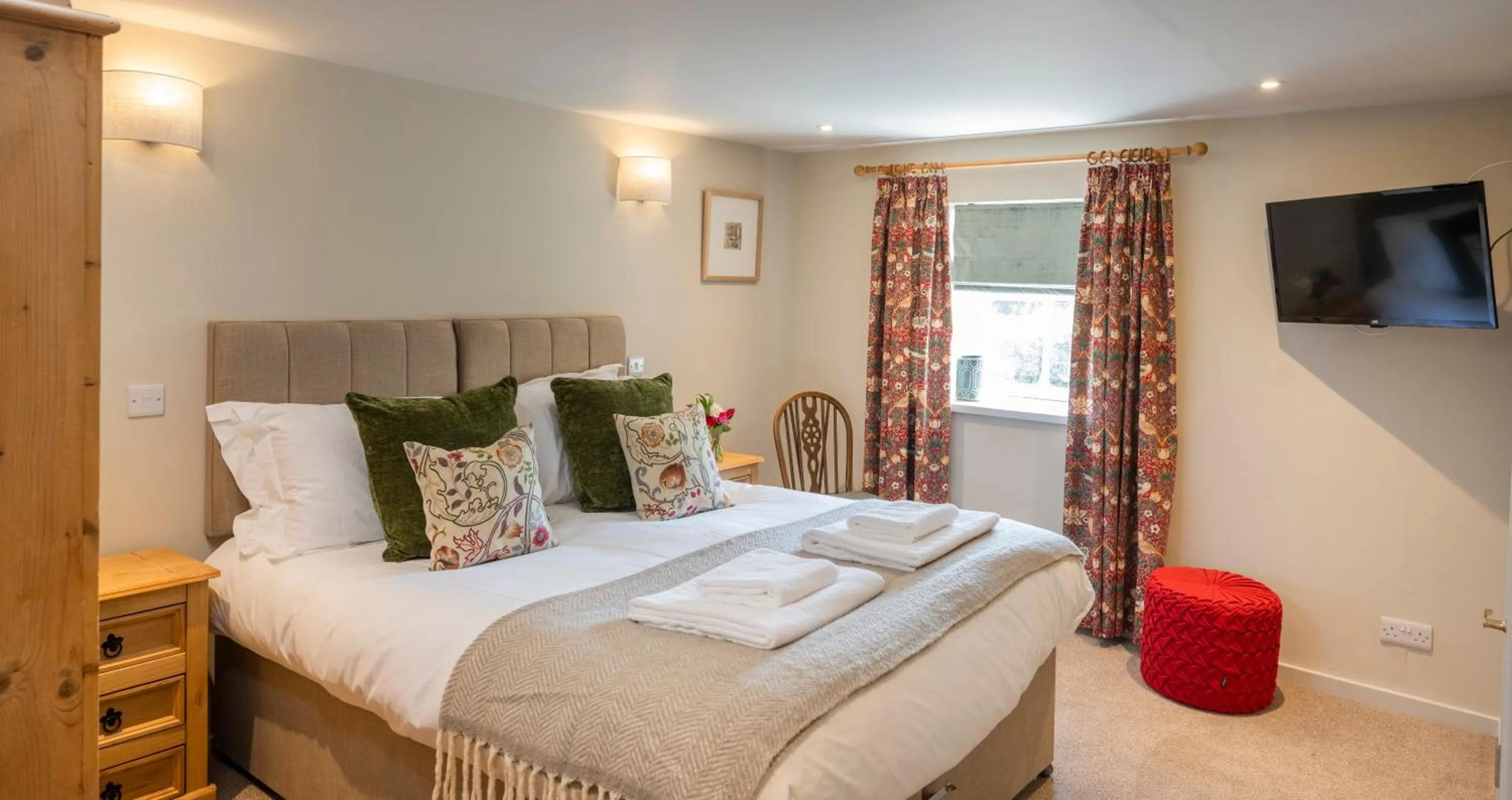 Bed in Cross Keys Inn Ettrickbridge