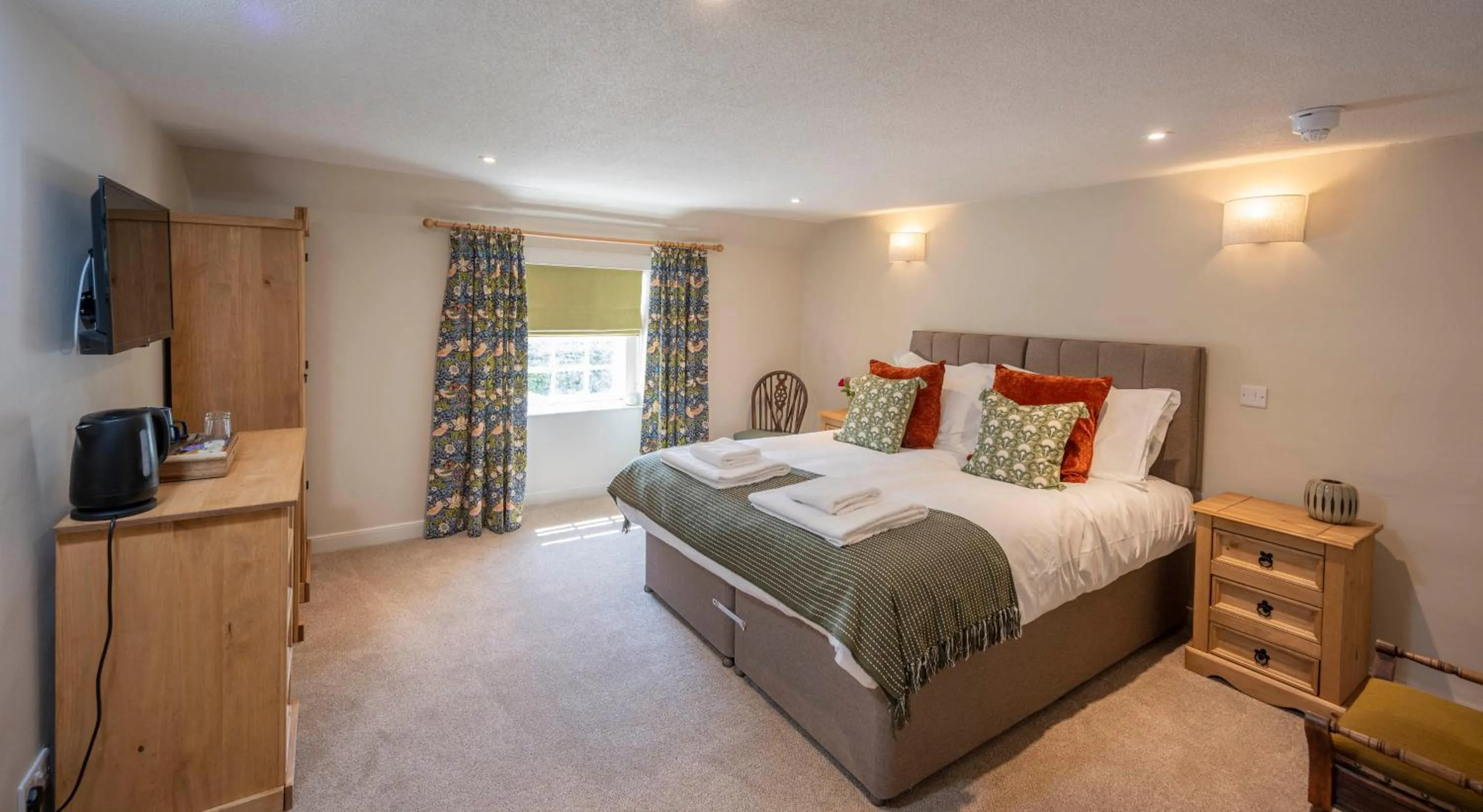 Bed in Cross Keys Inn Ettrickbridge