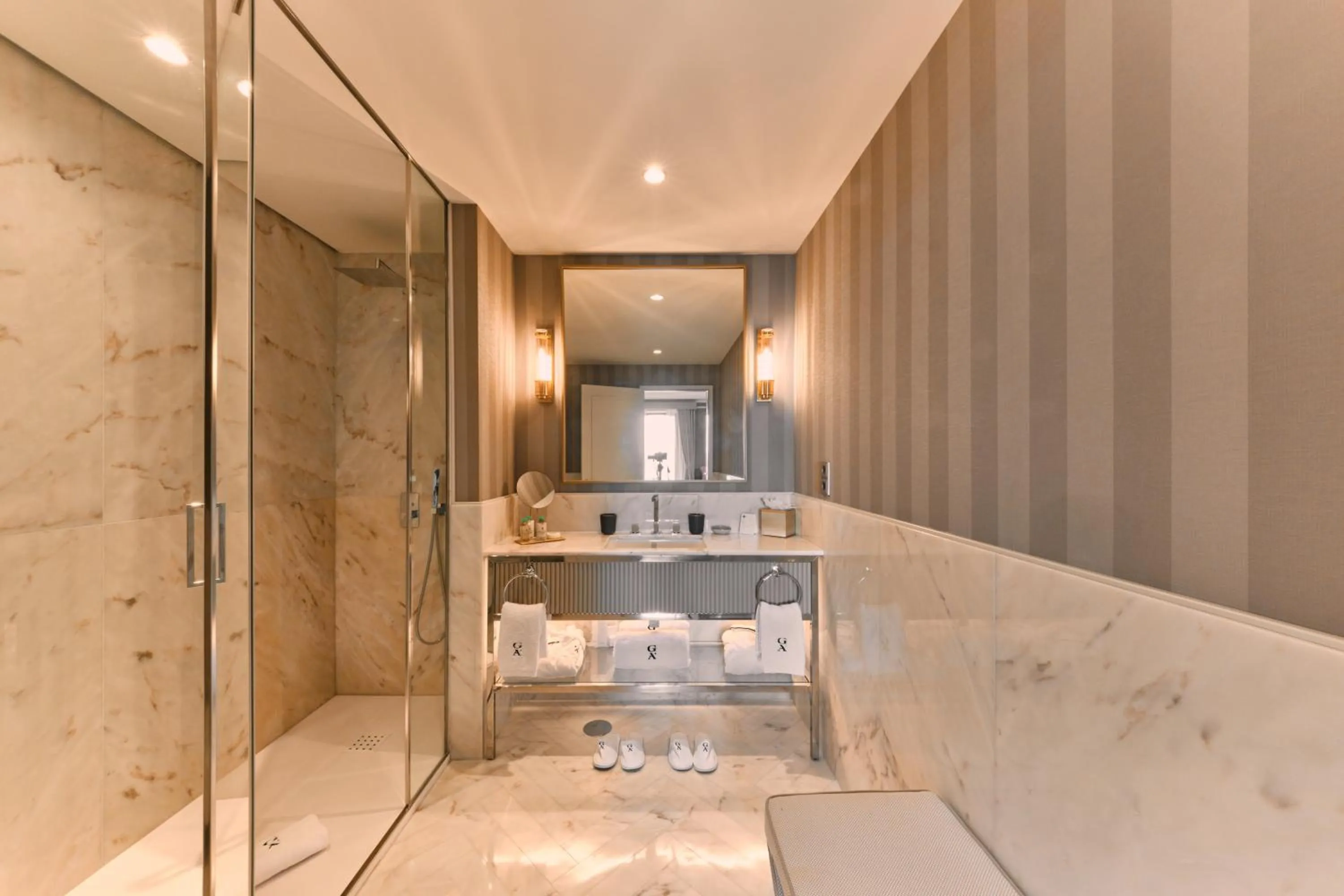 Shower in GA Palace Hotel & Spa, a XIXth-Century Villa