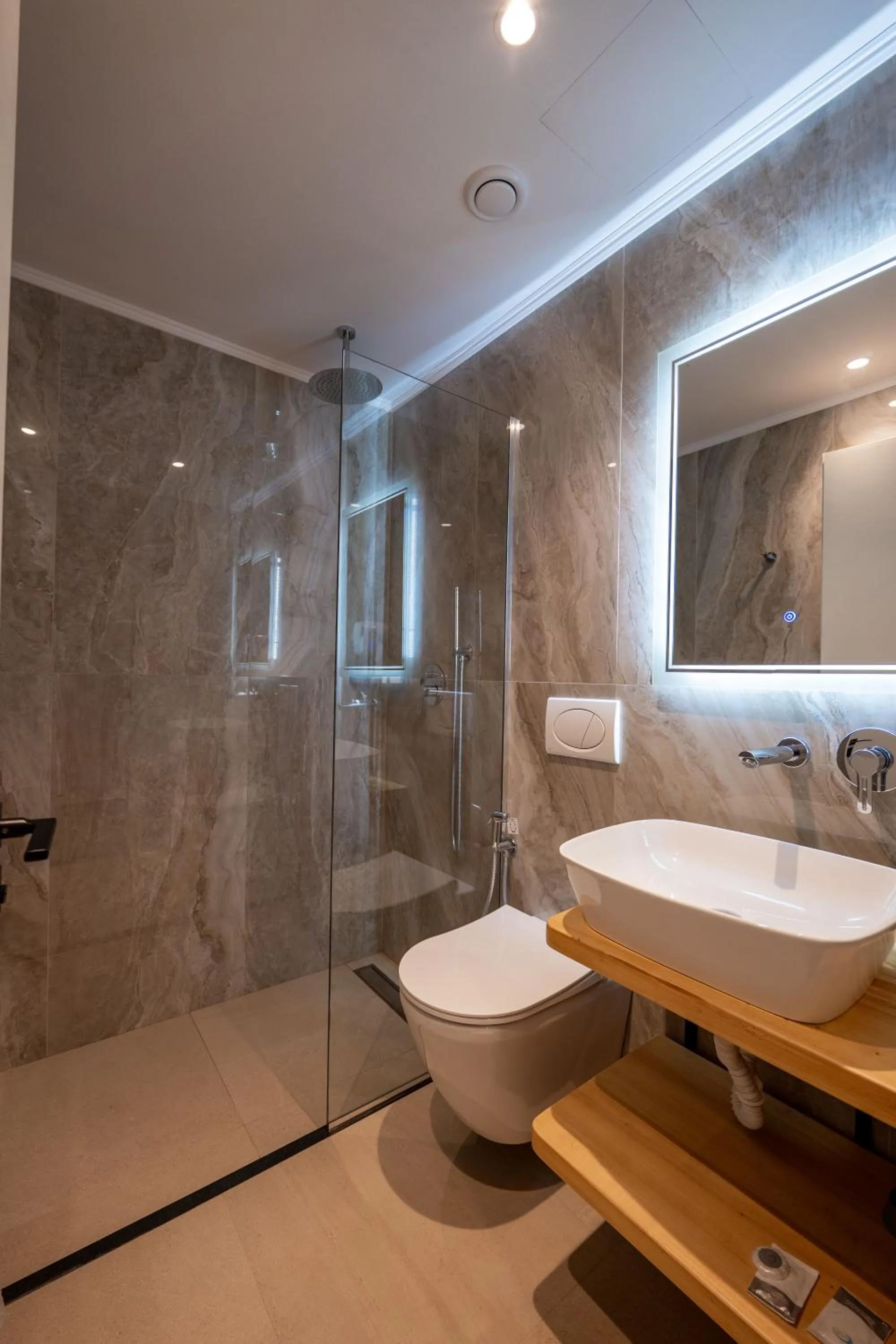 Bathroom in Monel Hotel