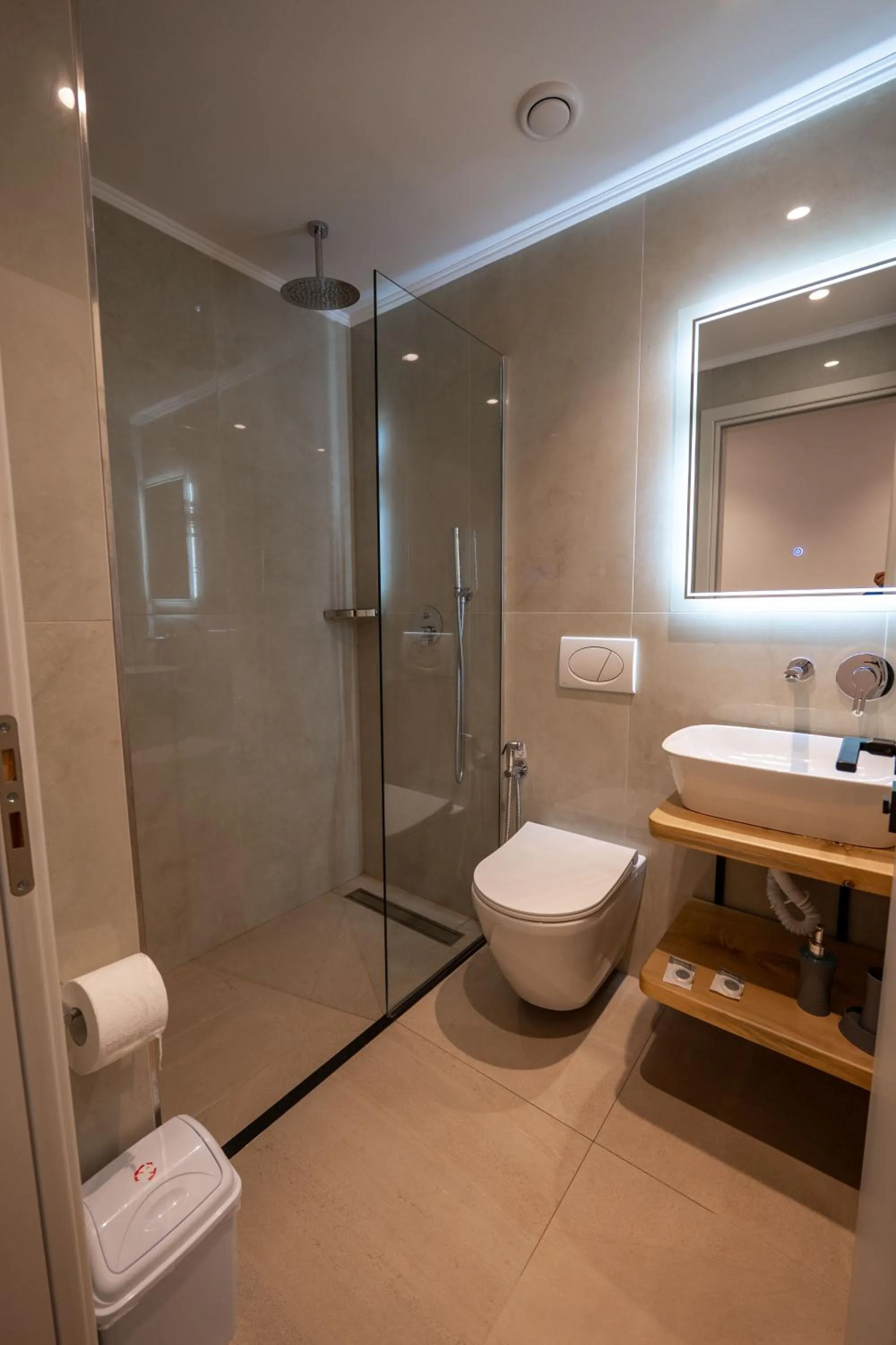 Bathroom in Monel Hotel