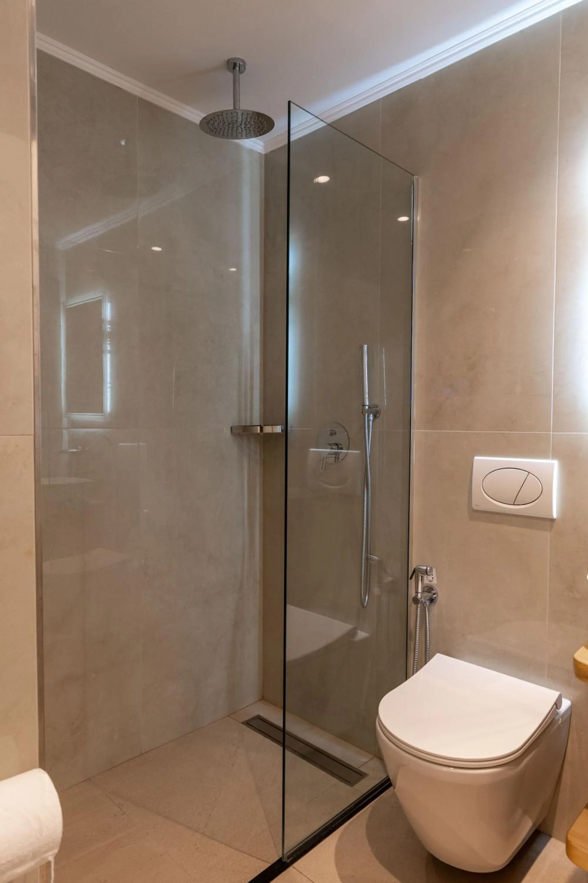 Bathroom in Monel Hotel