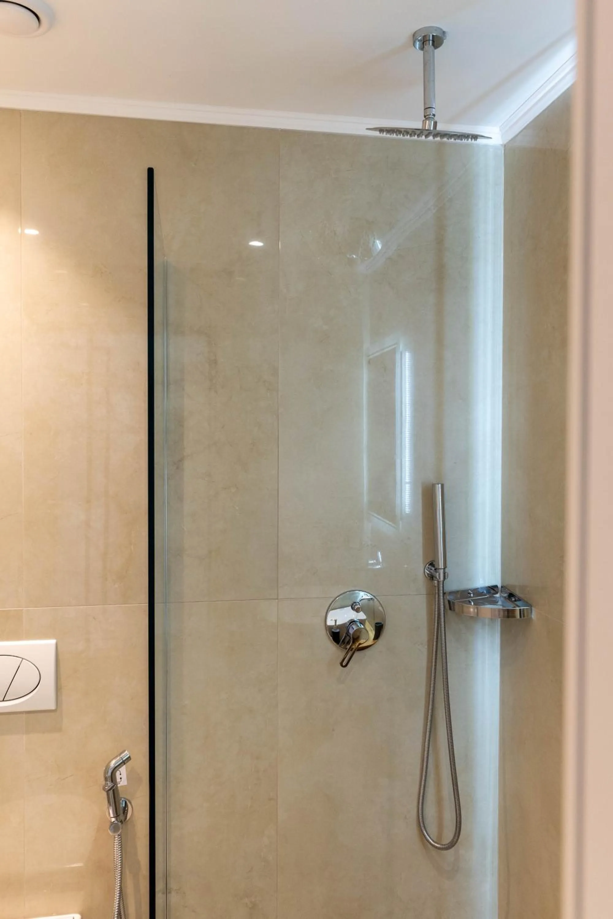 Shower in Monel Hotel