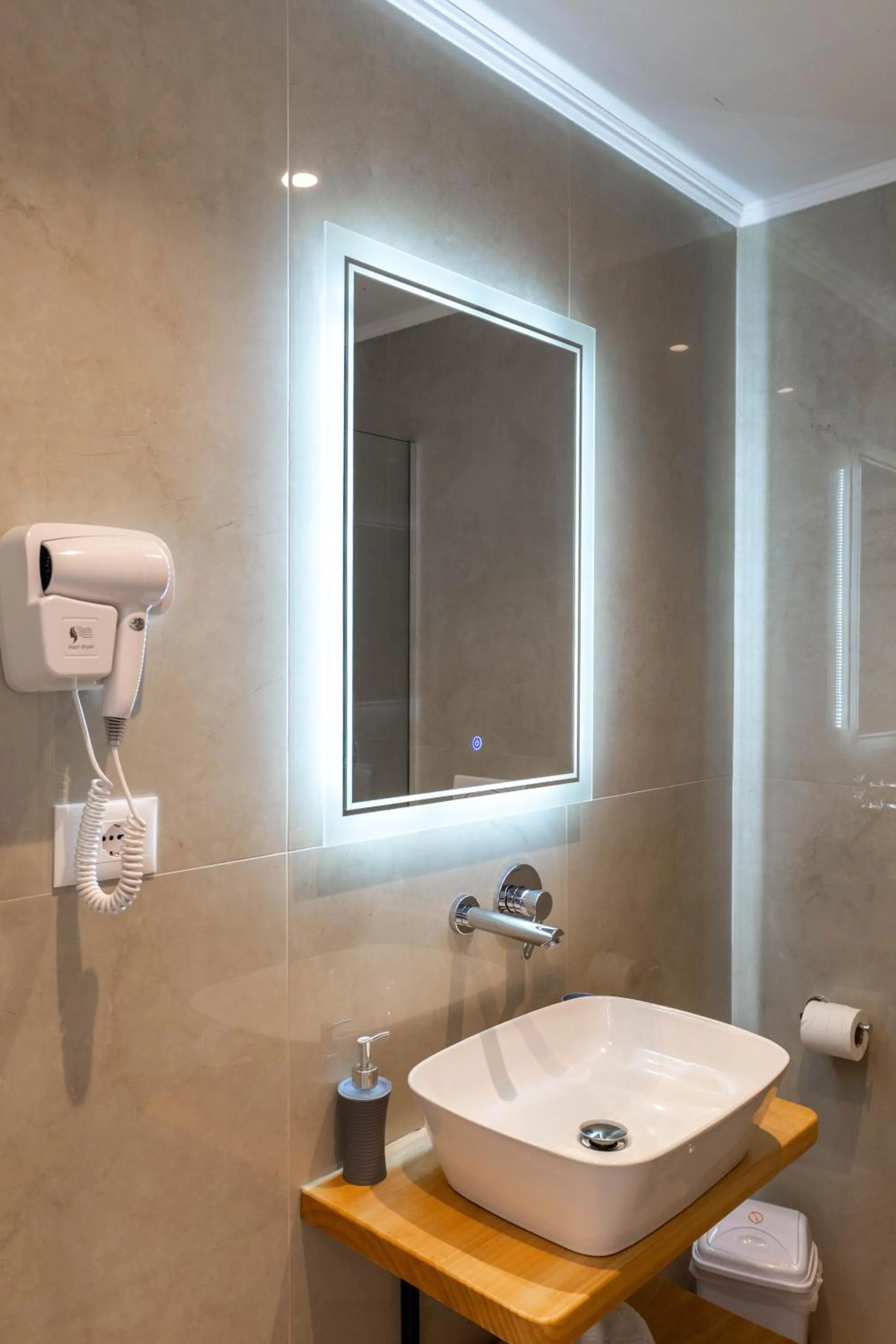 Shower in Monel Hotel