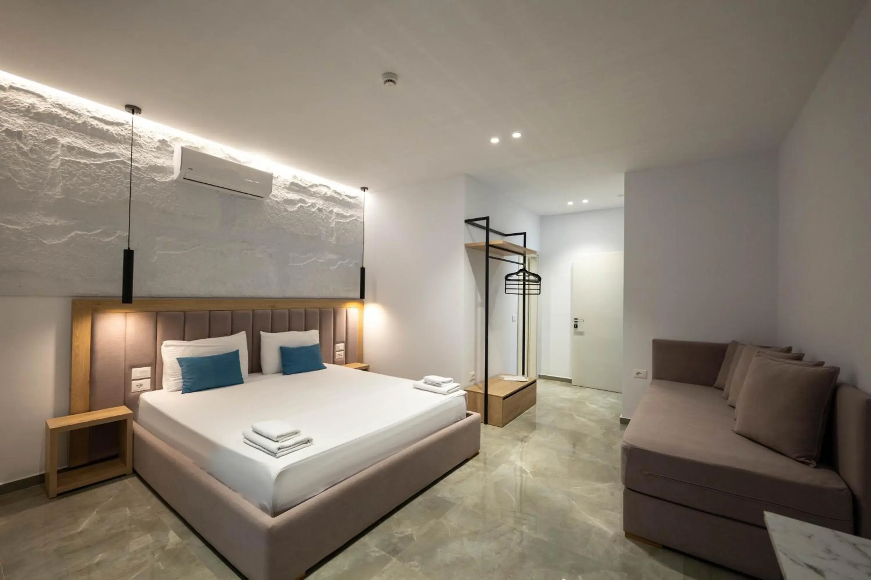 Deluxe Triple Room with Pool View in Monel Hotel Deluxe Triple Room with Pool View in Monel Hotel