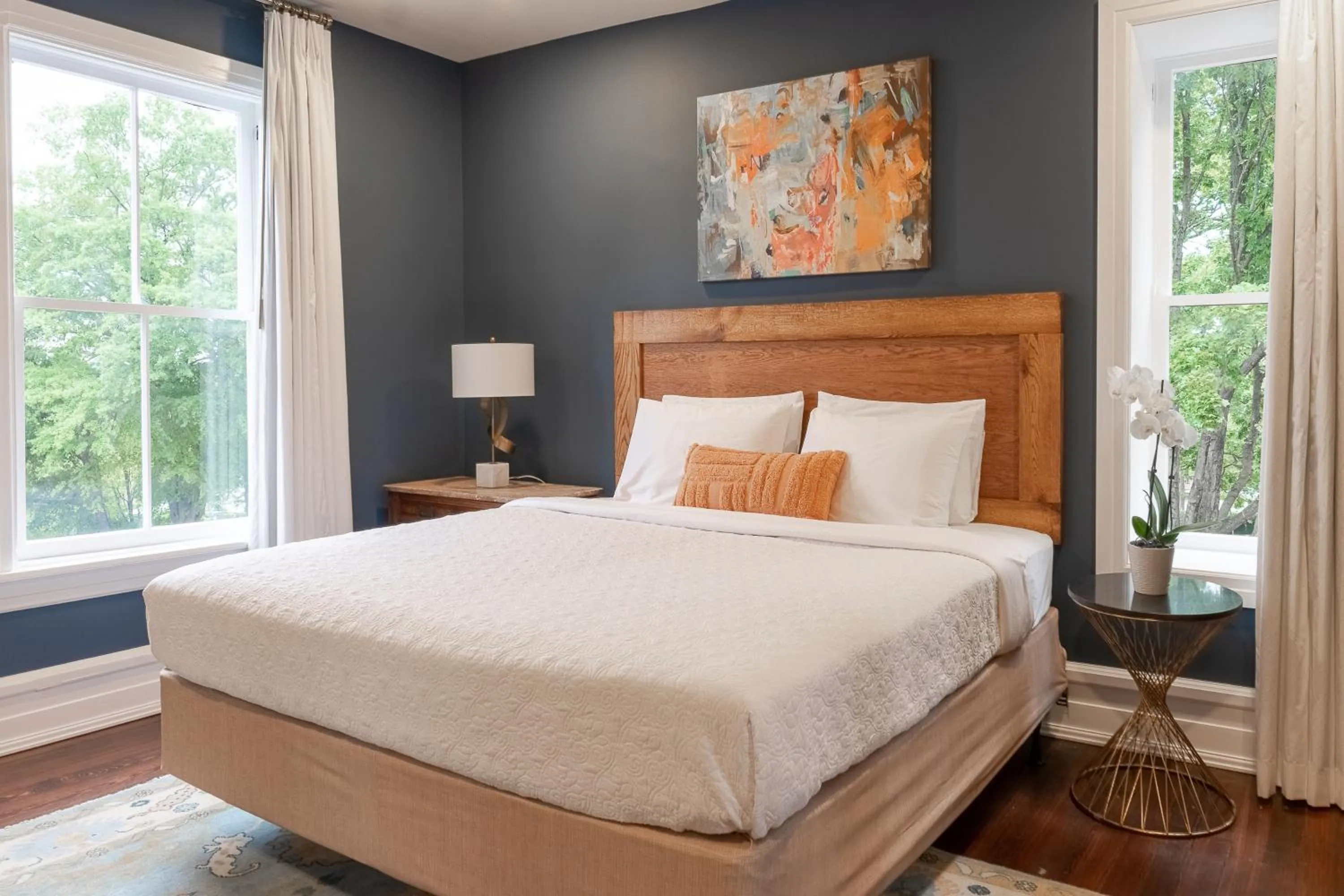 Bed in Summit Street Inns