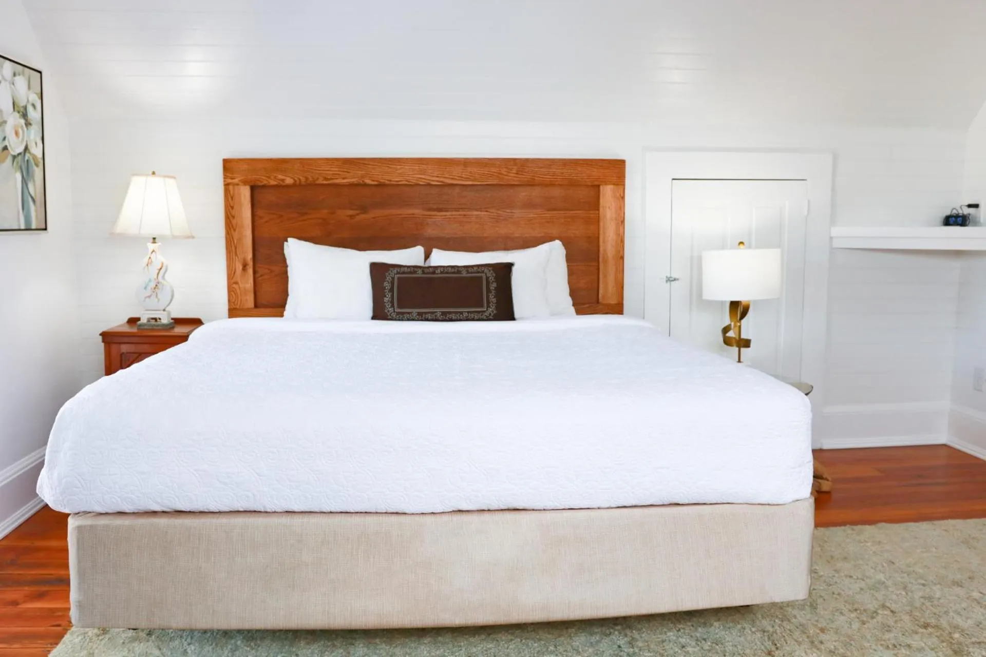 Bed in Summit Street Inns