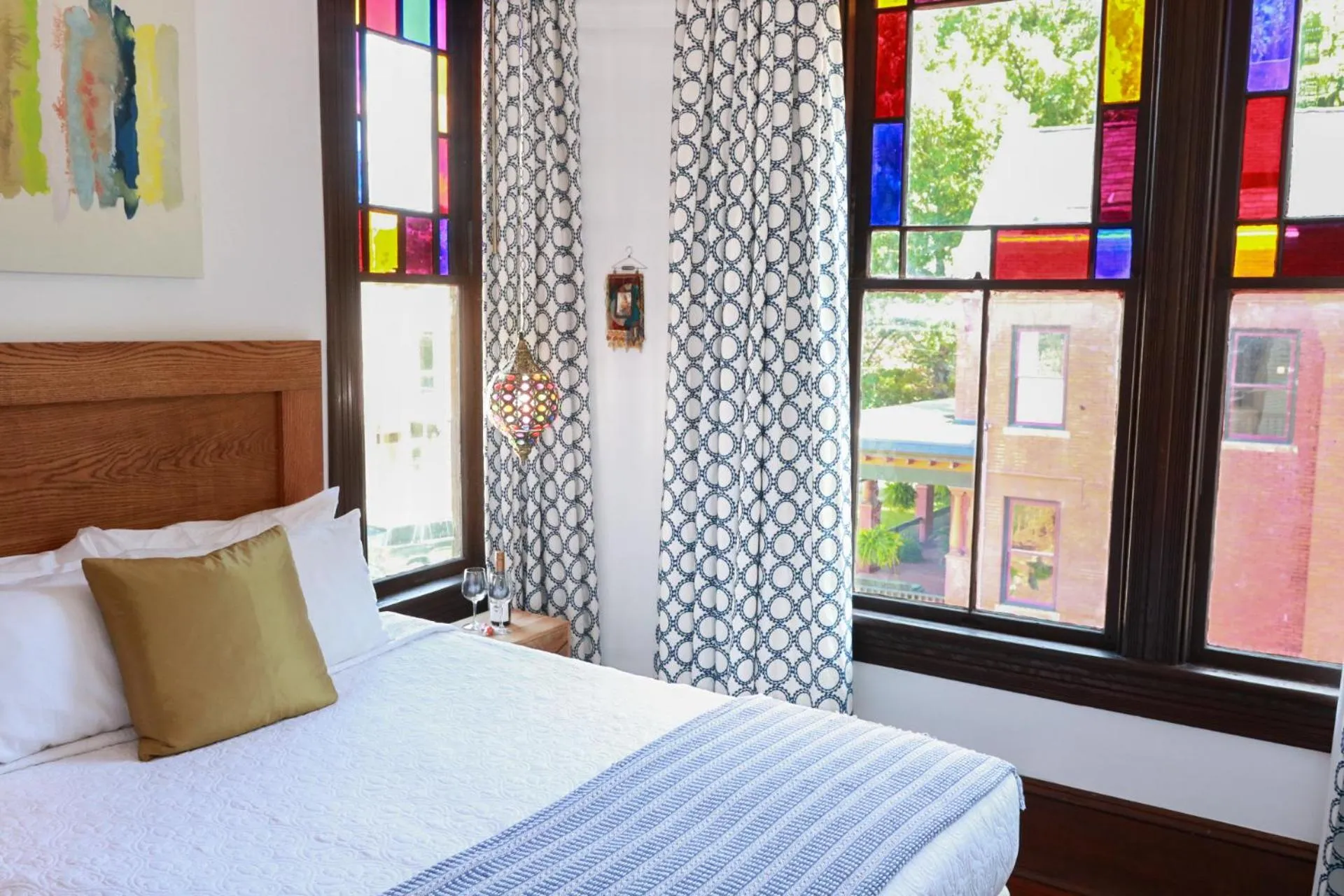 Bed in Summit Street Inns