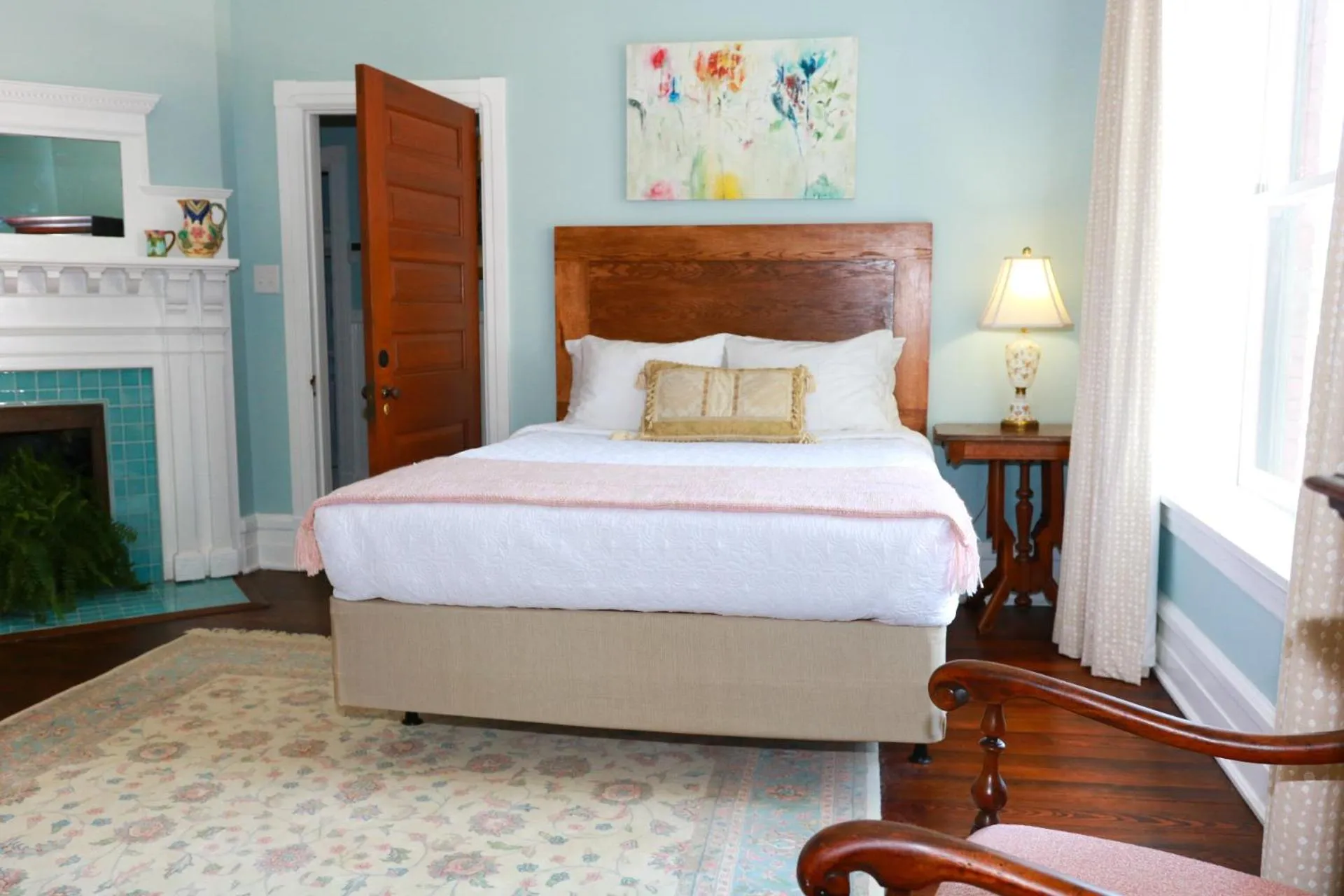 Bed in Summit Street Inns