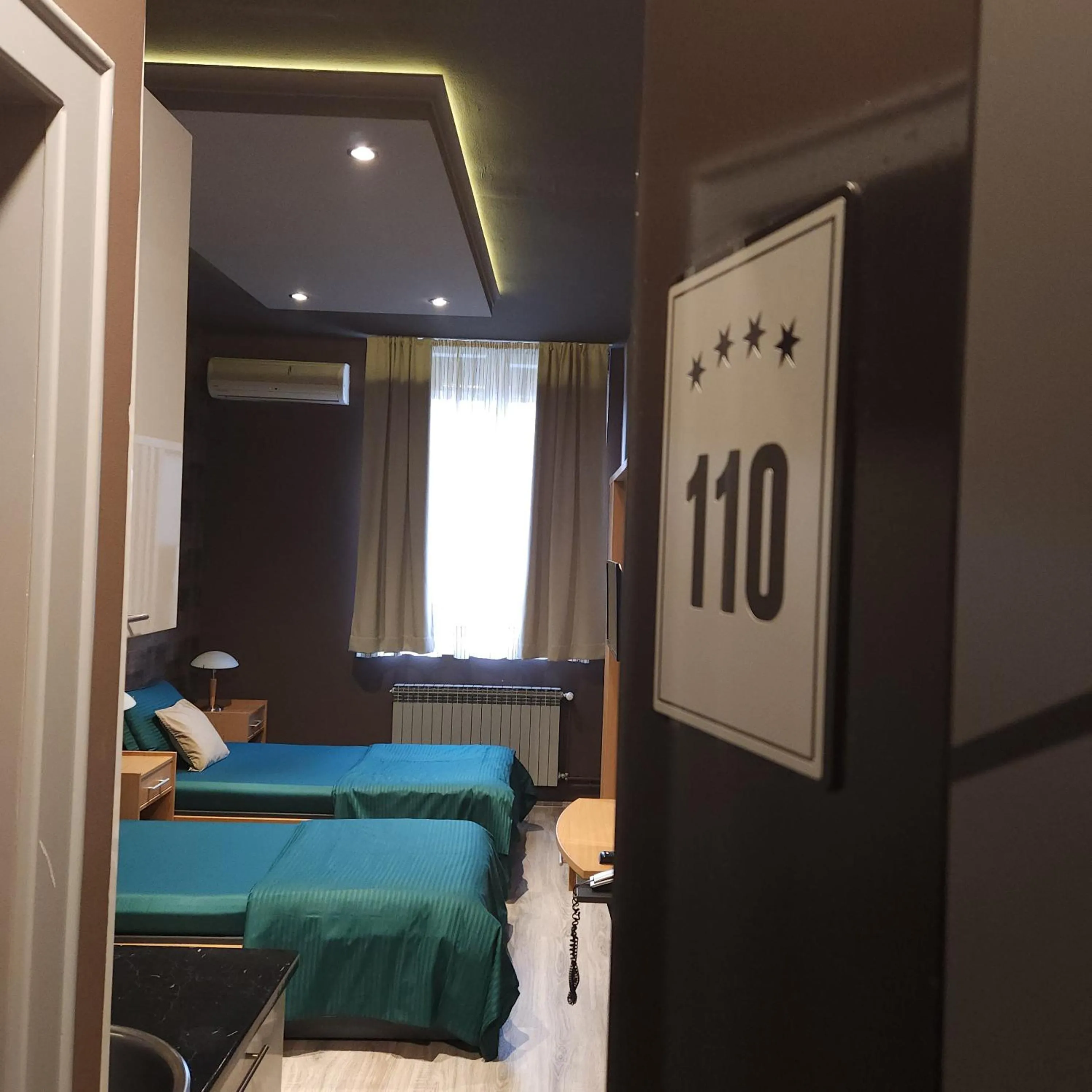 Deluxe Quadruple Room in IN CLUB