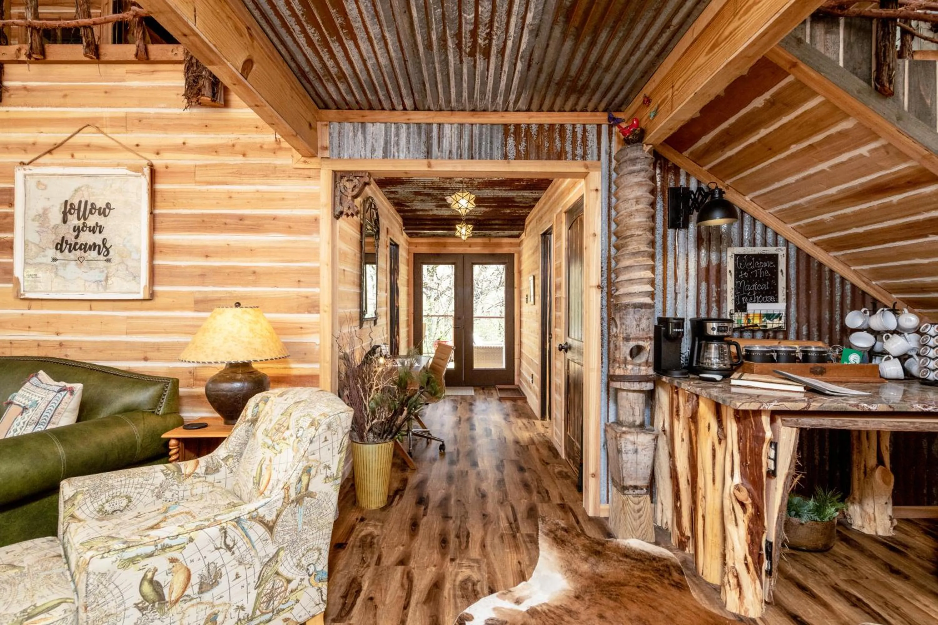 Coffee/tea facilities in "Magical Treehouse" w spiral slide off the deck 350 acres on the Brazos River! Tubing! Petting Zoo!