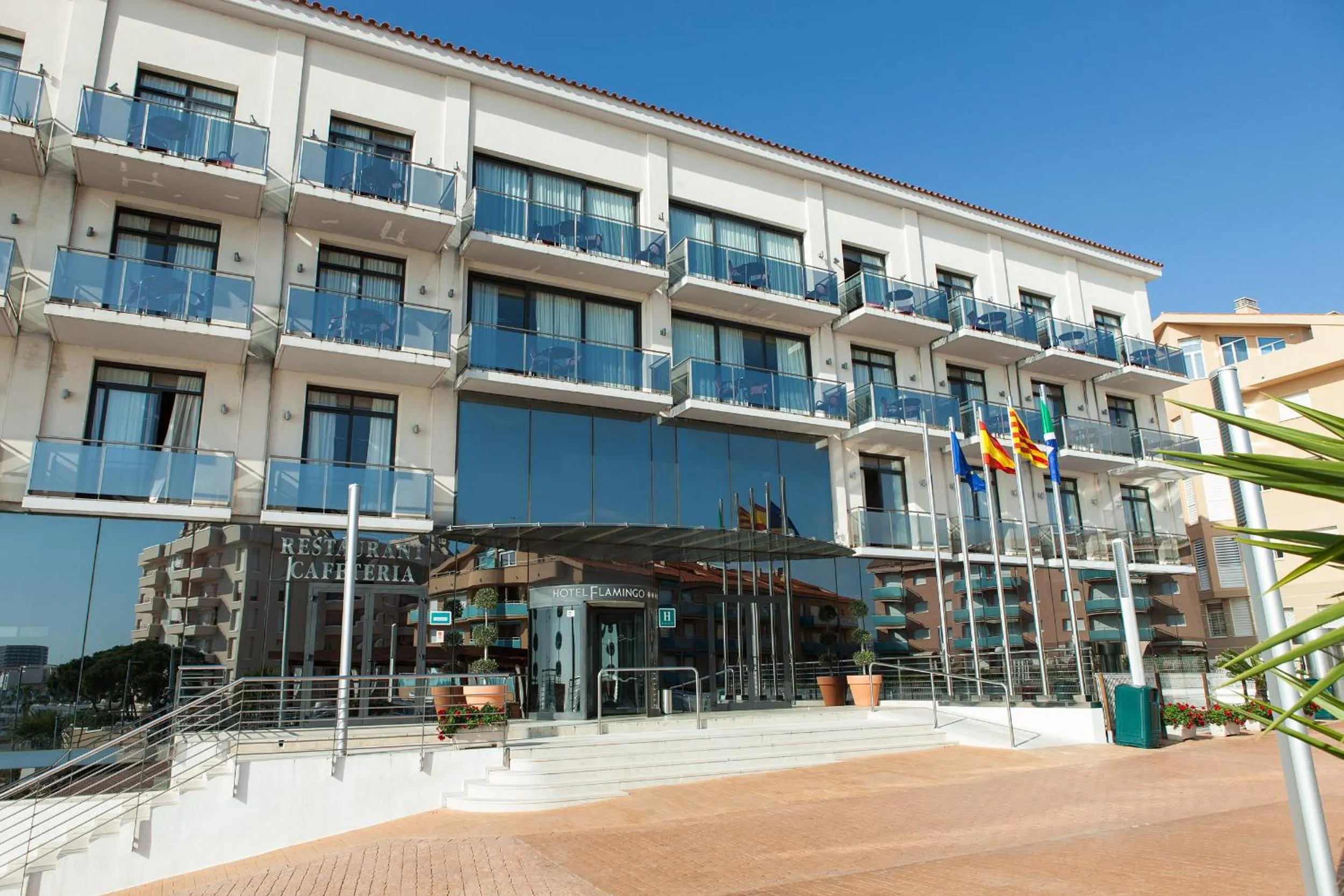 Restaurant/places to eat in Hotel Flamingo