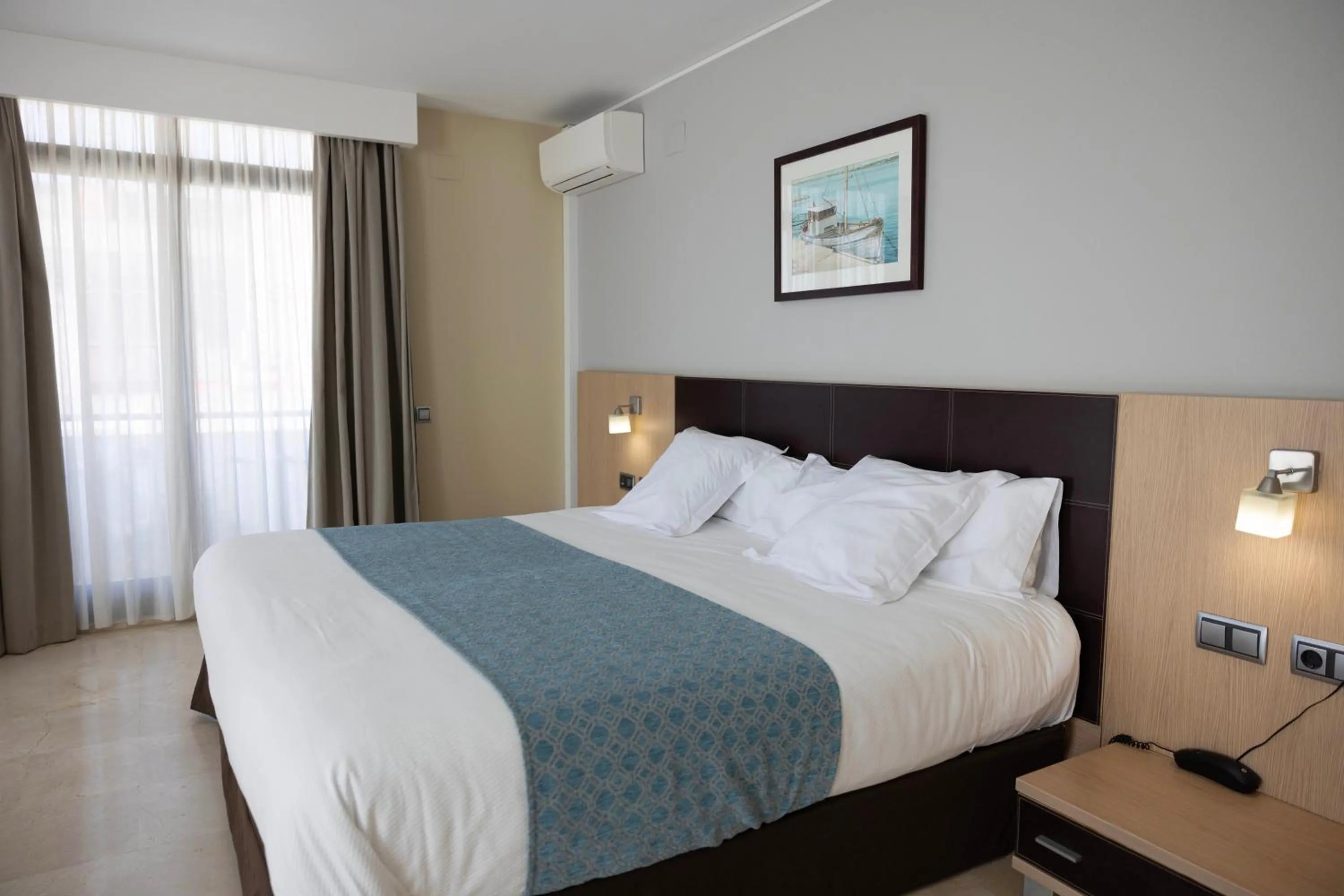 Bedroom, Bed in Hotel Flamingo