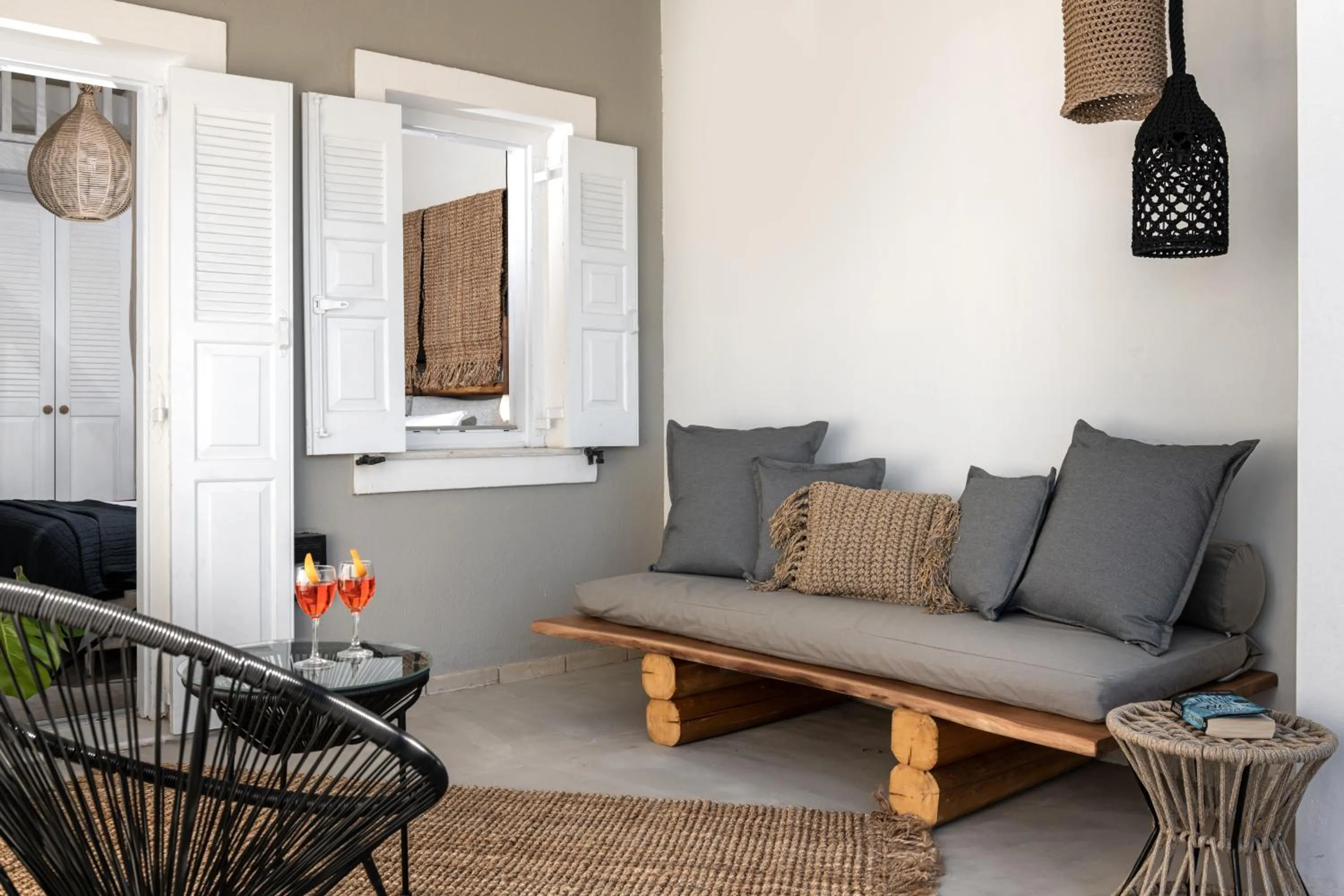 Seating area in Orizontes Hotel Santorini