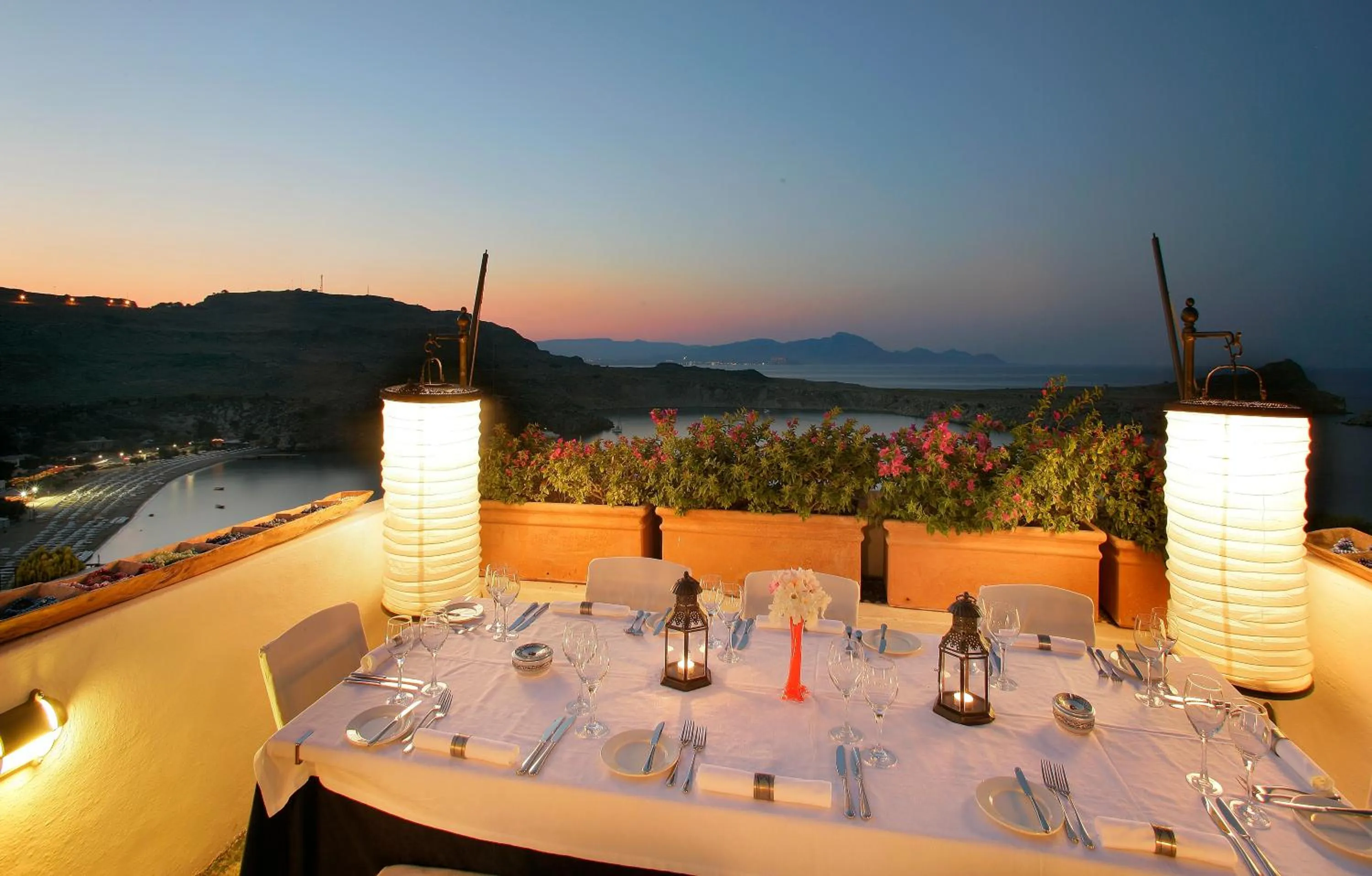 Restaurant/places to eat in Melenos Art Boutique Hotel