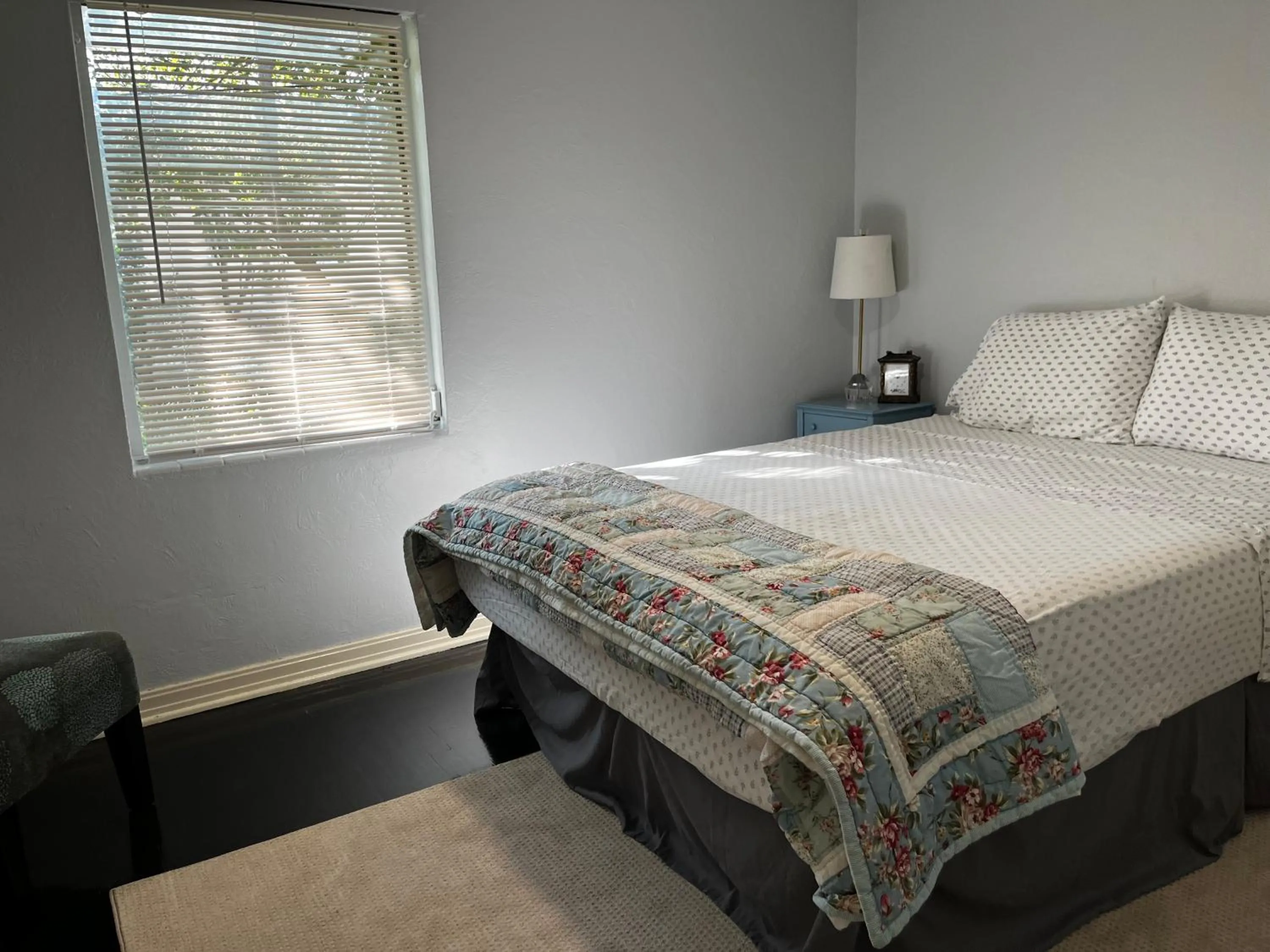 Bedroom, Bed in Park View East