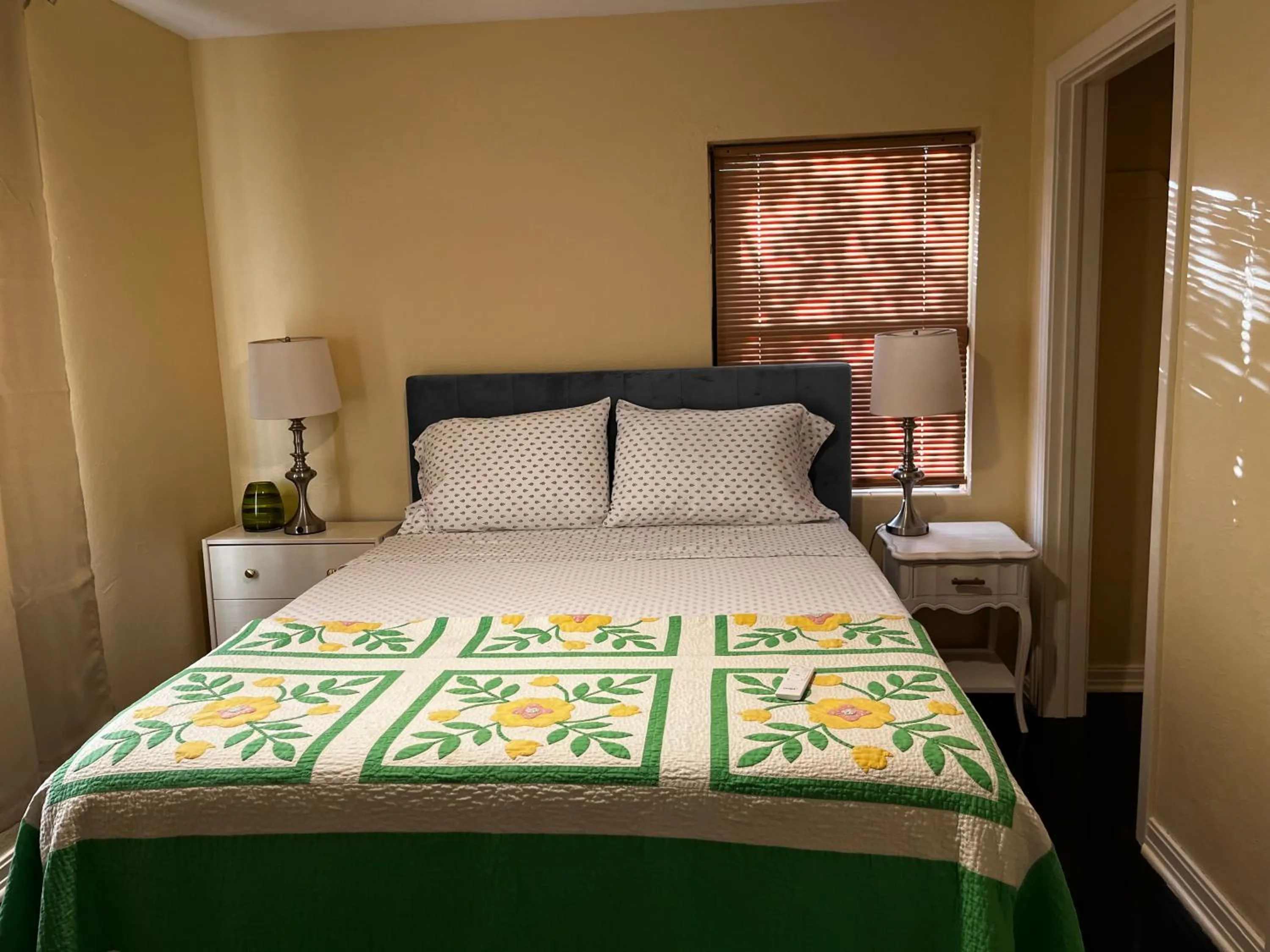 Bedroom, Bed in Park View East