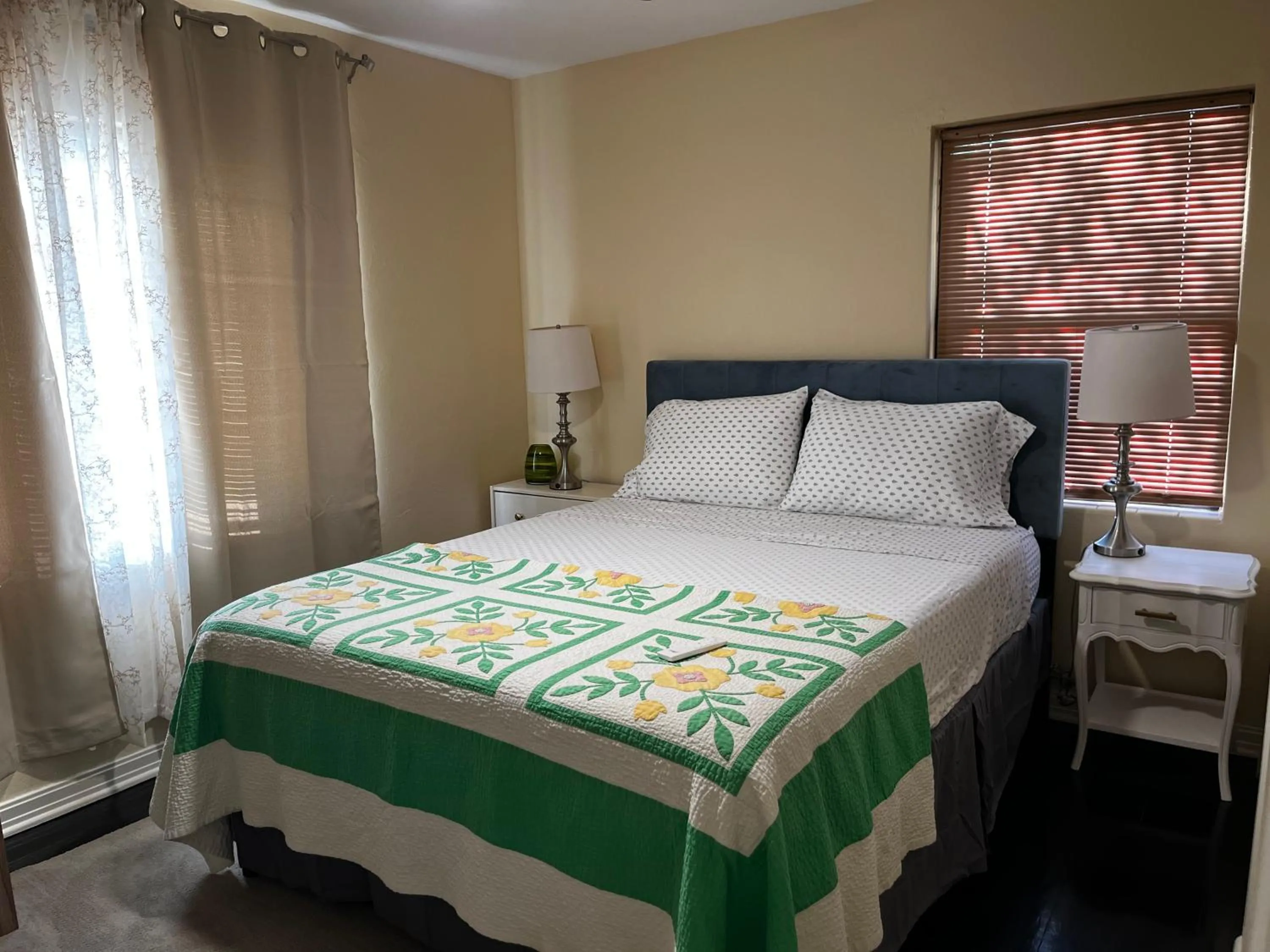 Bedroom, Bed in Park View East