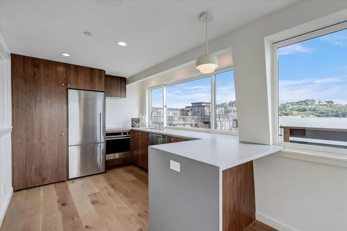 Natural landscape in Floating Condos of Commodore 11