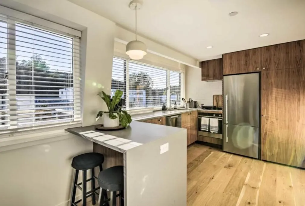 Floating Condos of Commodore 11