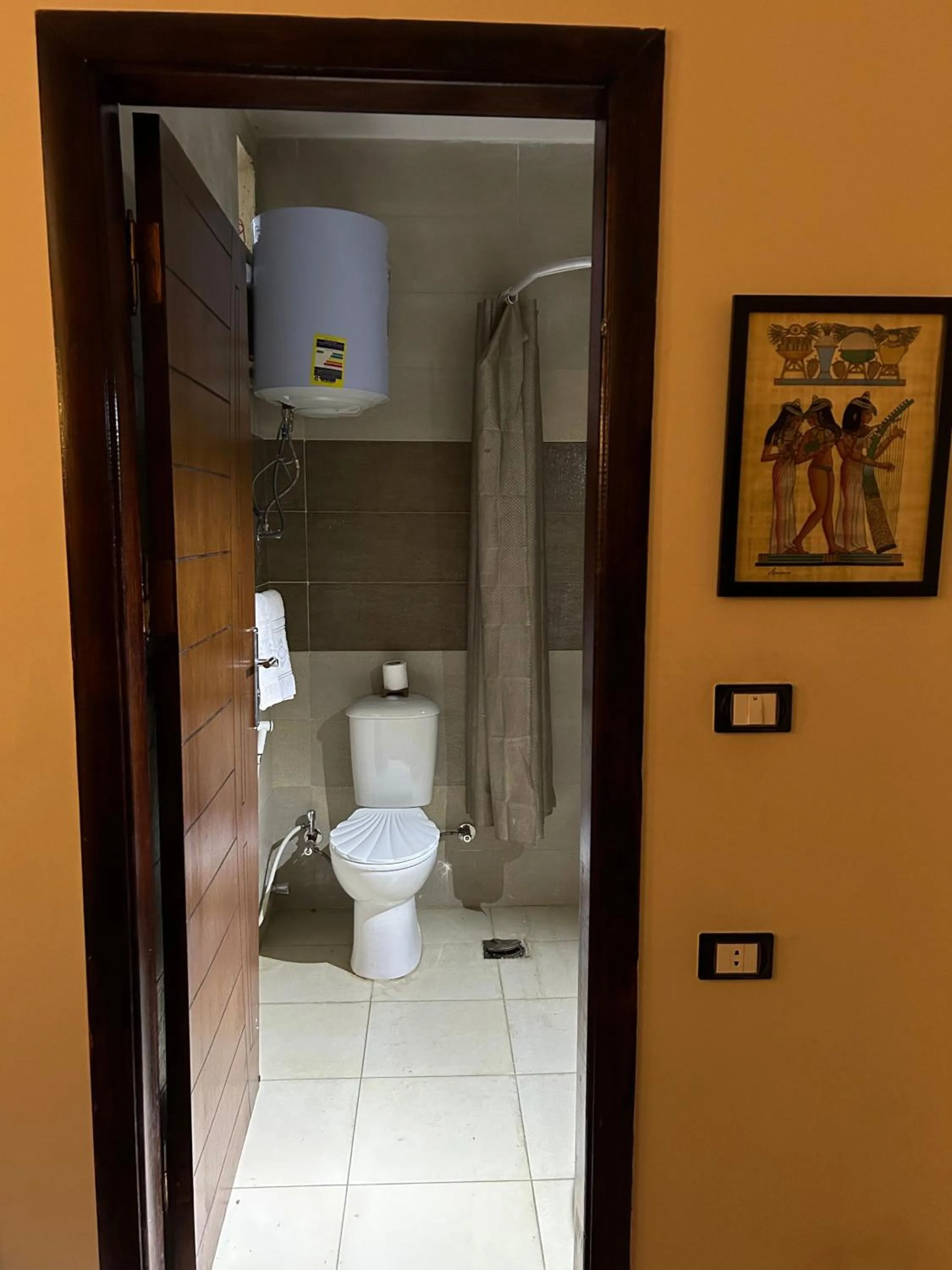 Pyramids Road Guest House