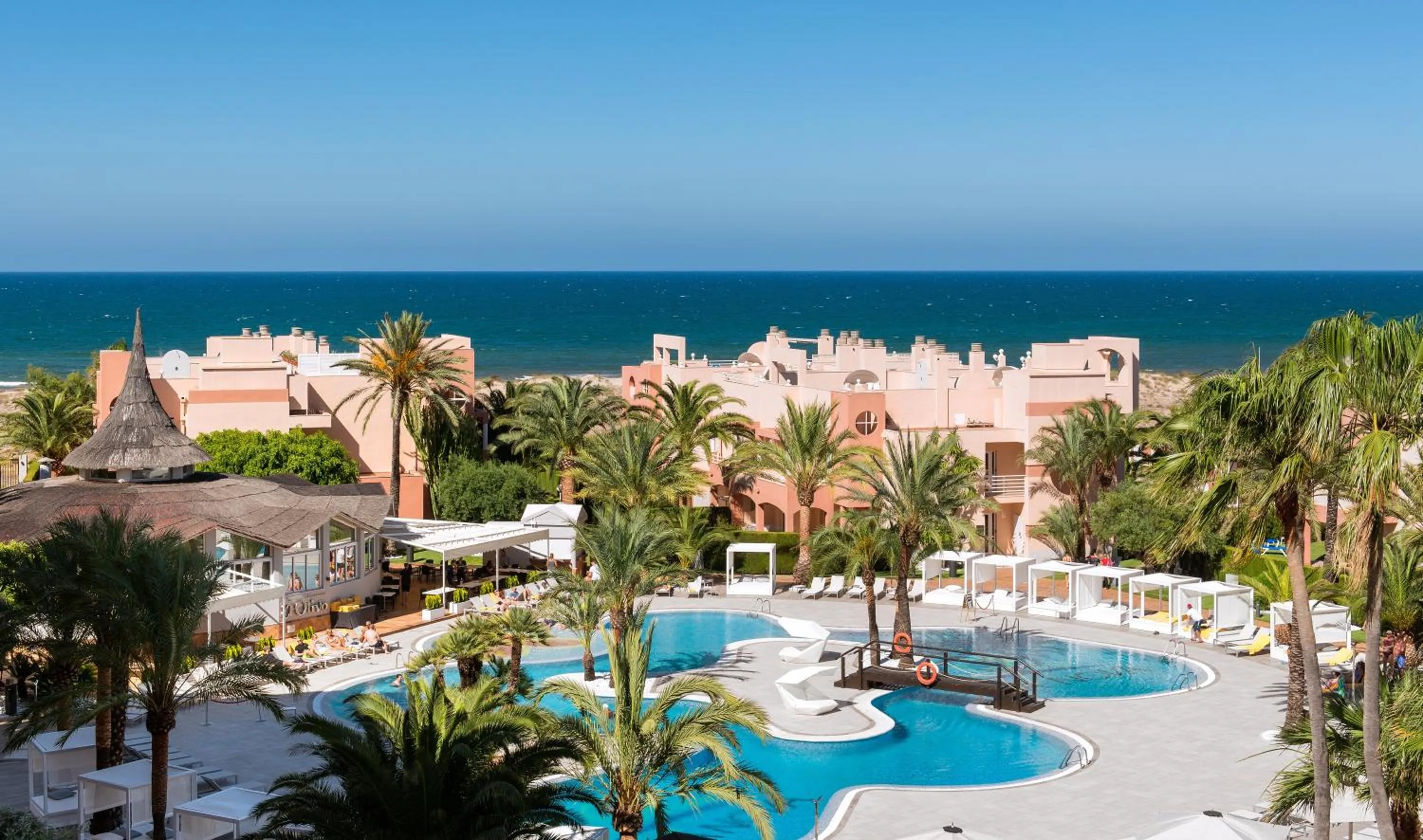 Property building in Oliva Nova Beach & Golf Hotel