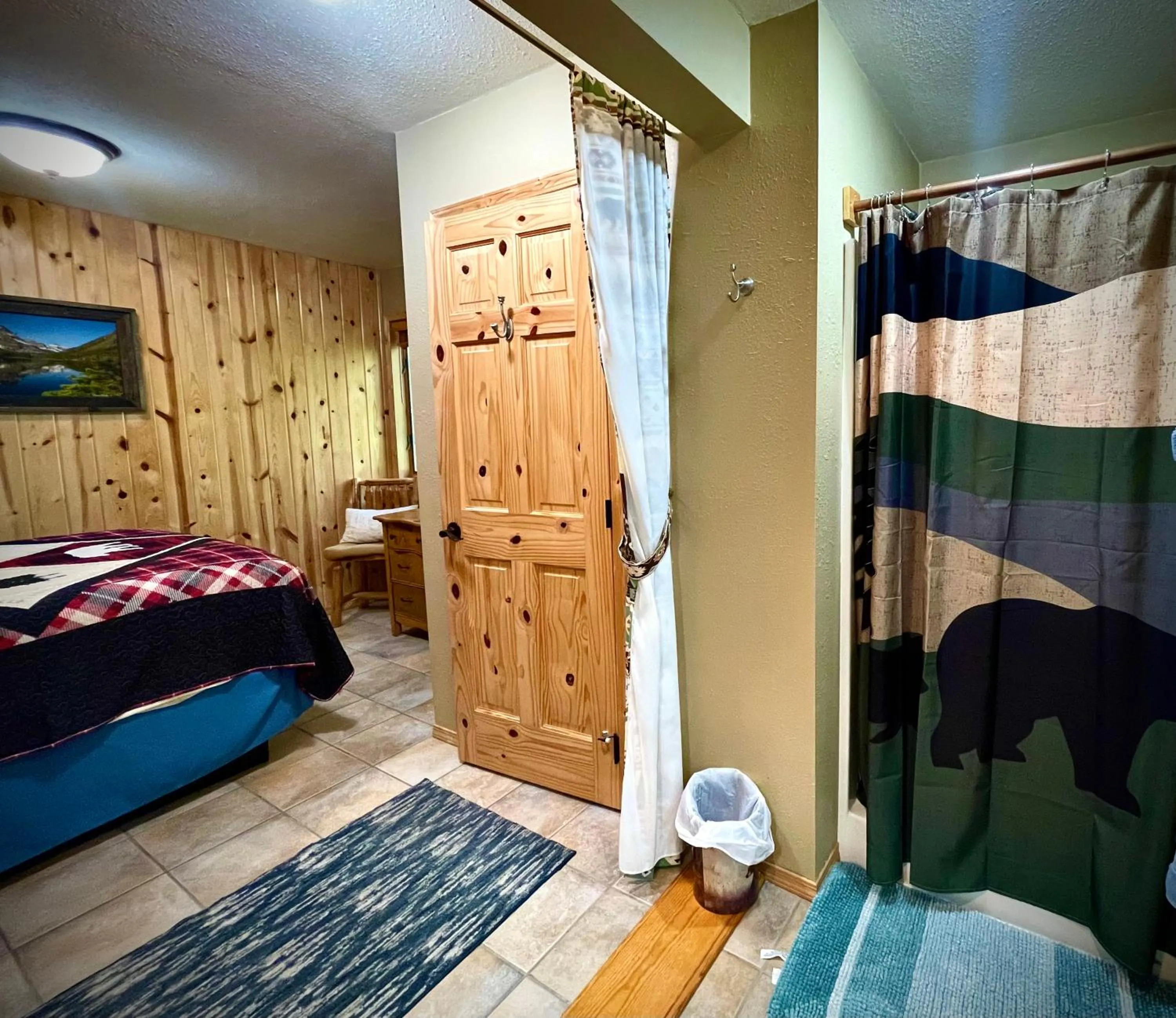 Bed in Moss Mountain Inn