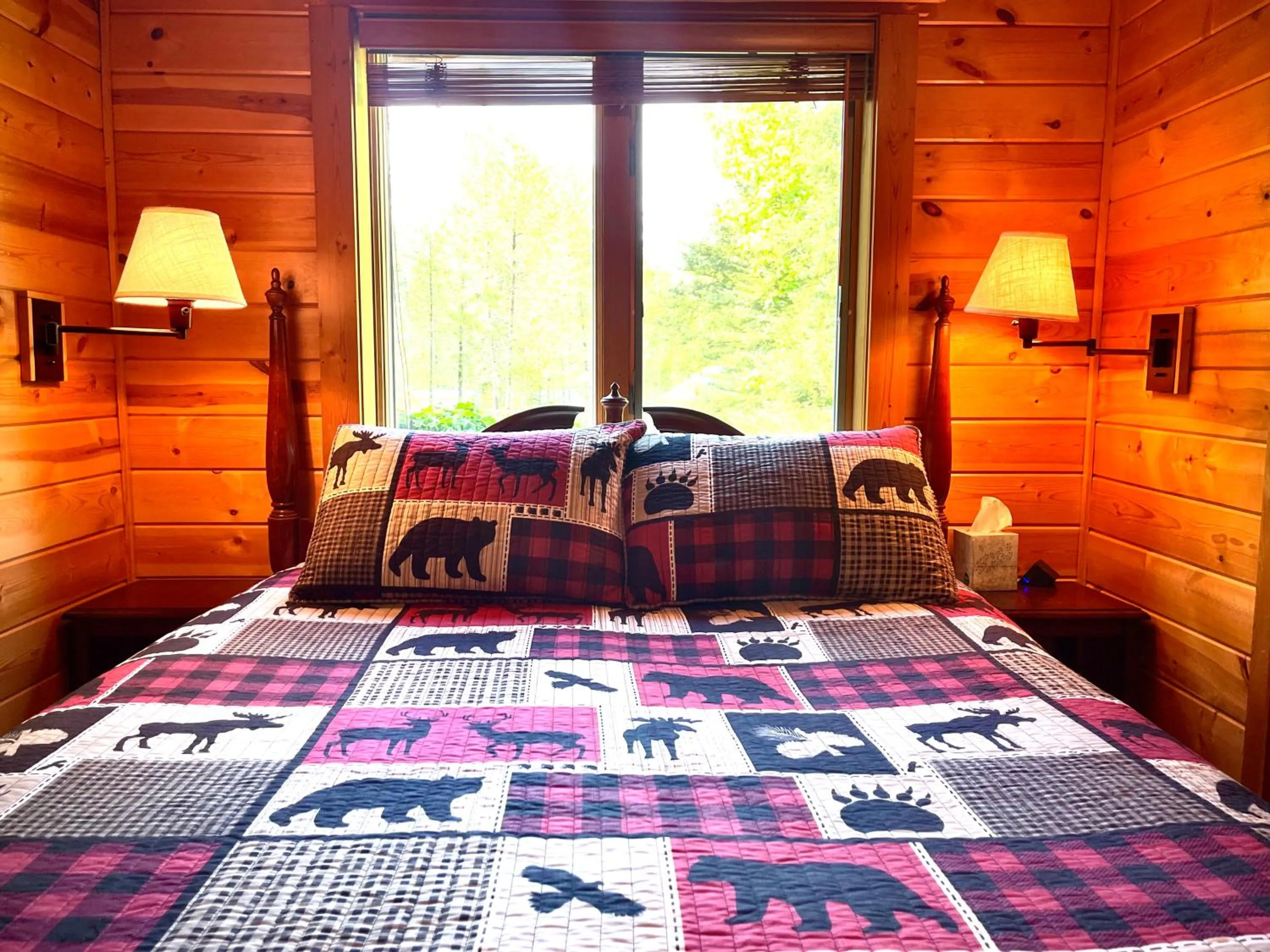 Bed in Moss Mountain Inn