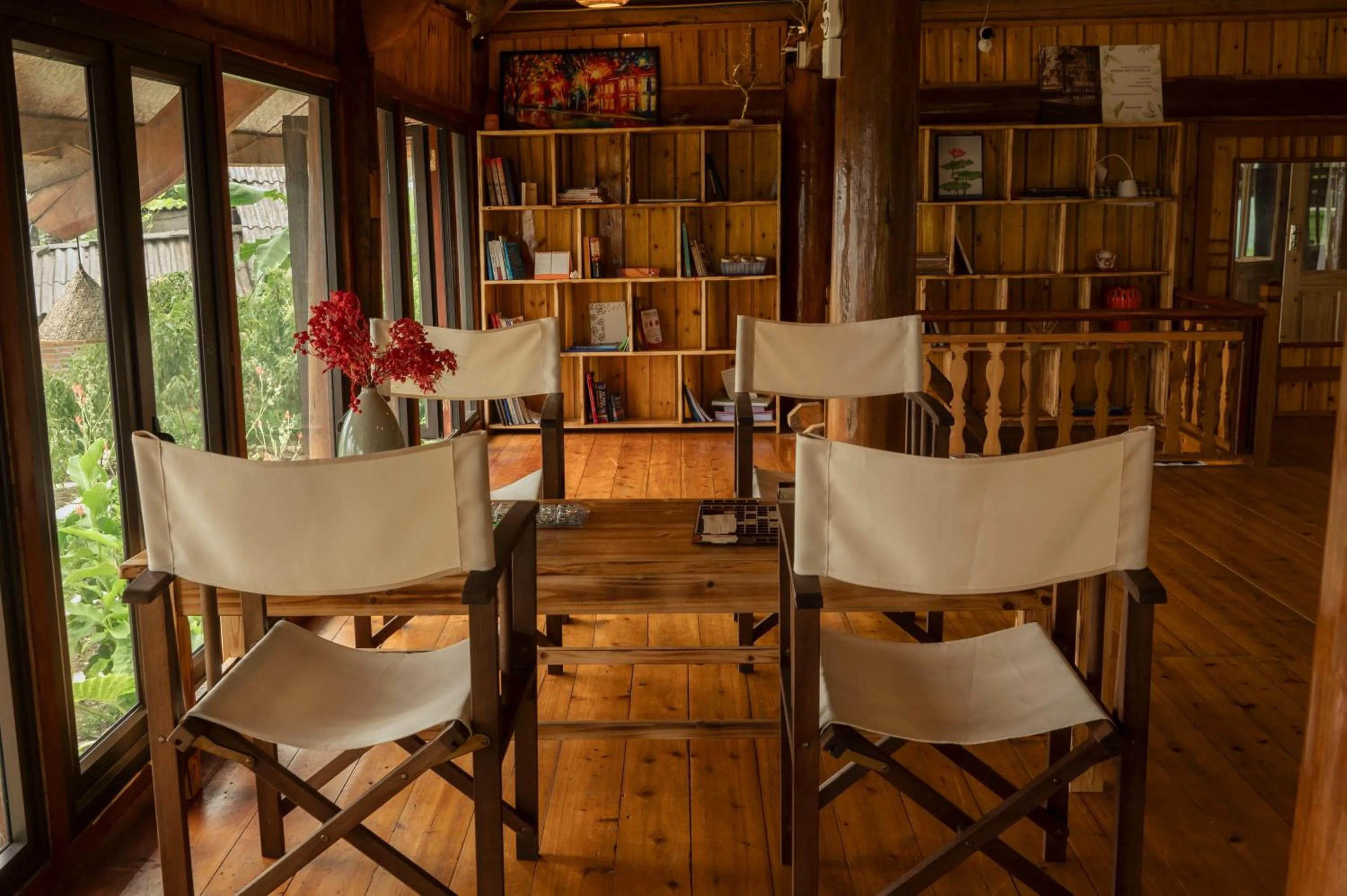 Communal lounge/ TV room in Moc Home Sapa