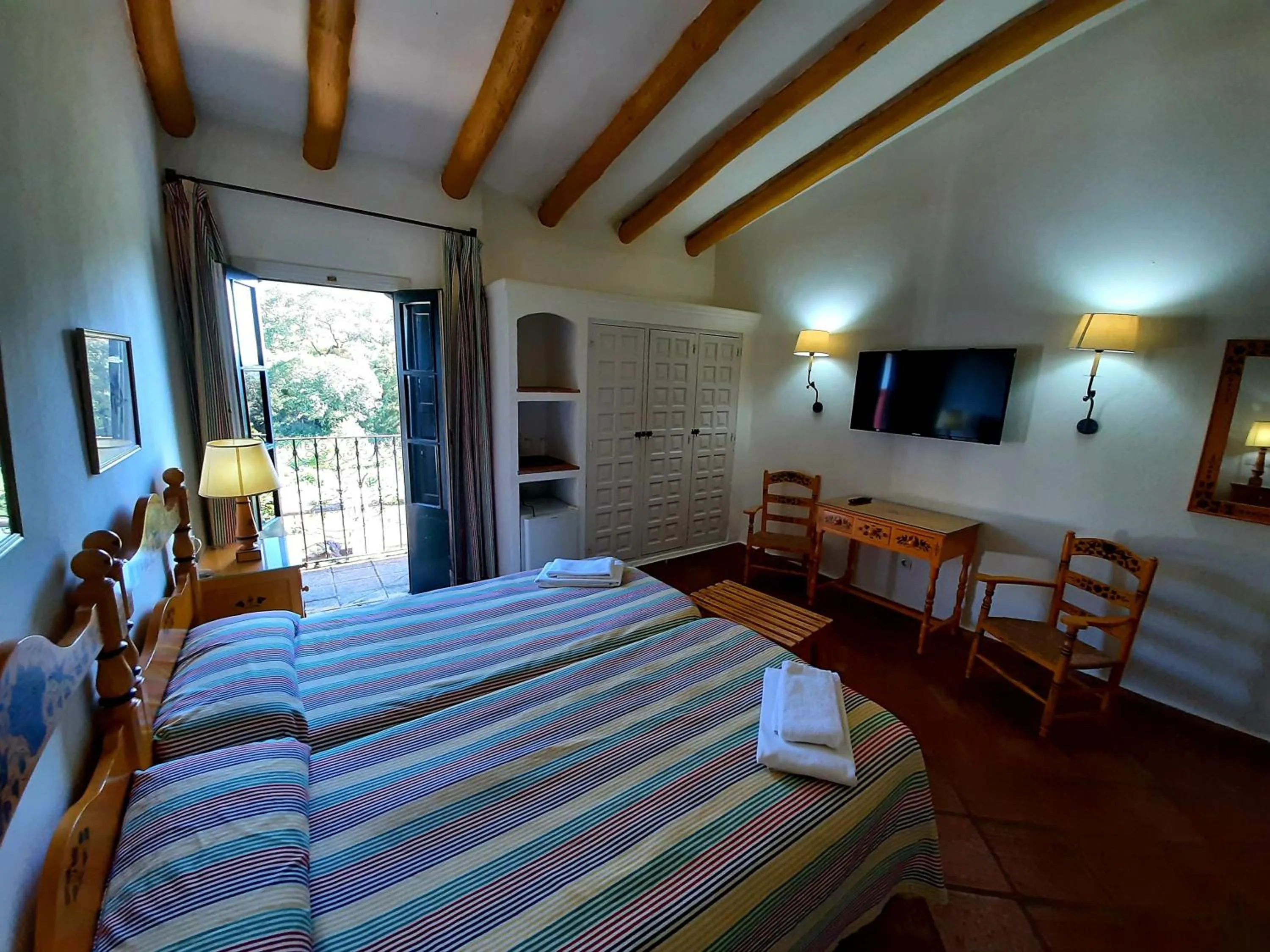 Bedroom, Bed in Finca Valbono Apartamentos Rurales y Hotel