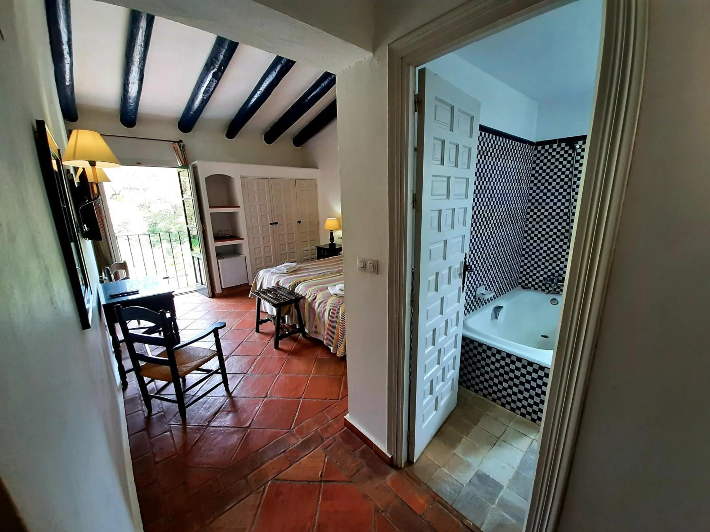 Decorative detail, Bed in Finca Valbono Apartamentos Rurales y Hotel