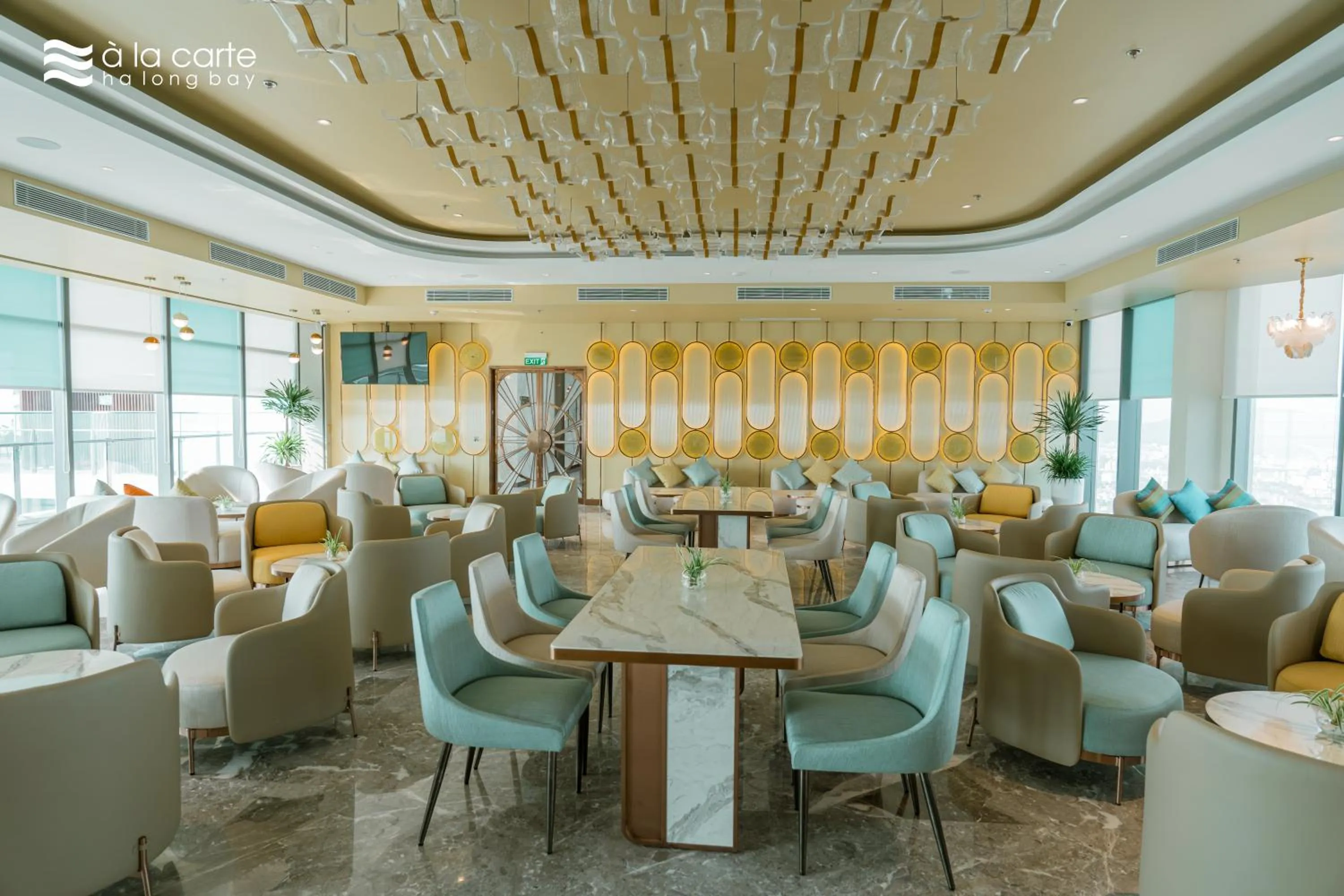 Restaurant/places to eat in A La Carte Ha Long Bay Residence