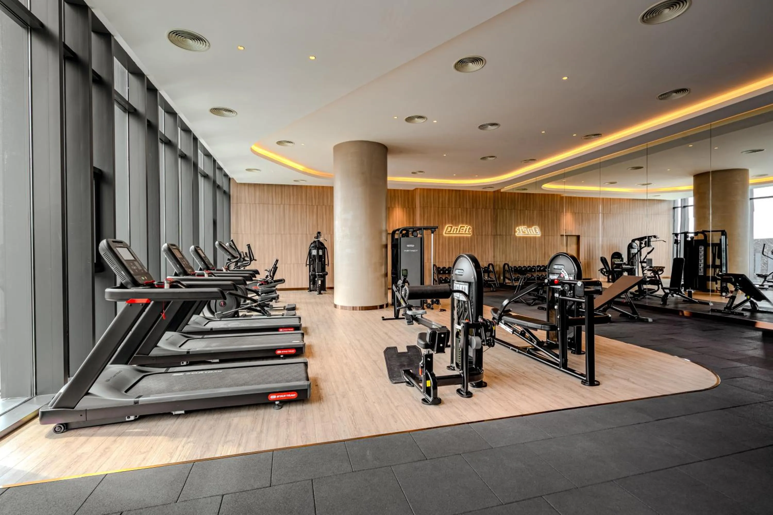 Fitness centre/facilities in A La Carte Ha Long Bay Residence