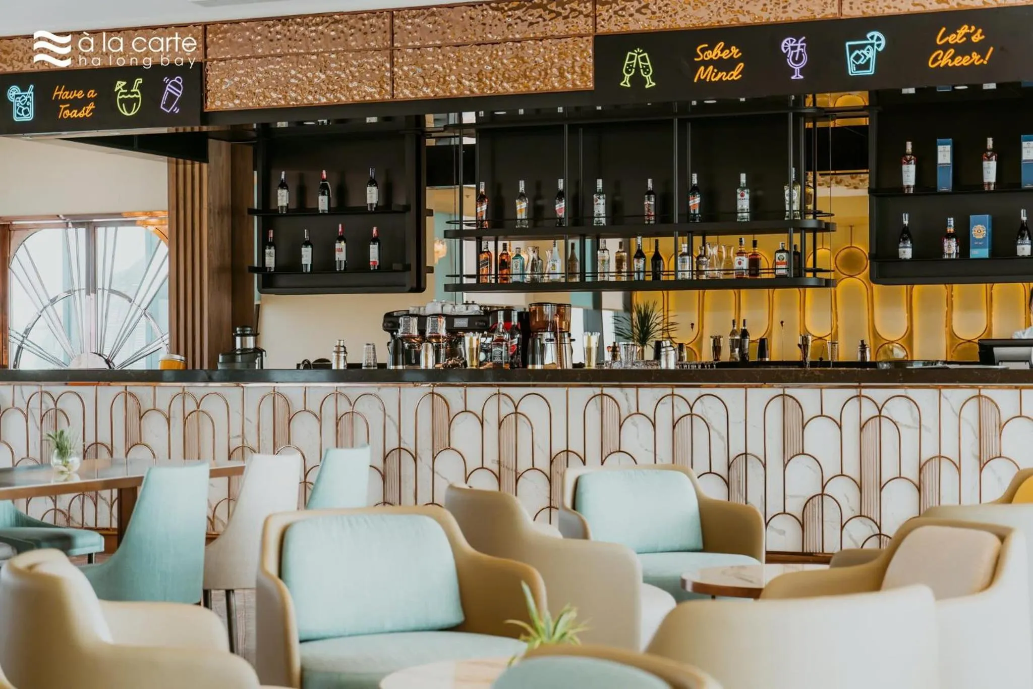 Nightclub / DJ in A La Carte Ha Long Bay Residence