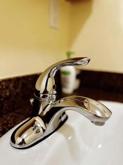 Super Cosy 8Bed & 6Bath in Vancouver heart near to airport and DownTown