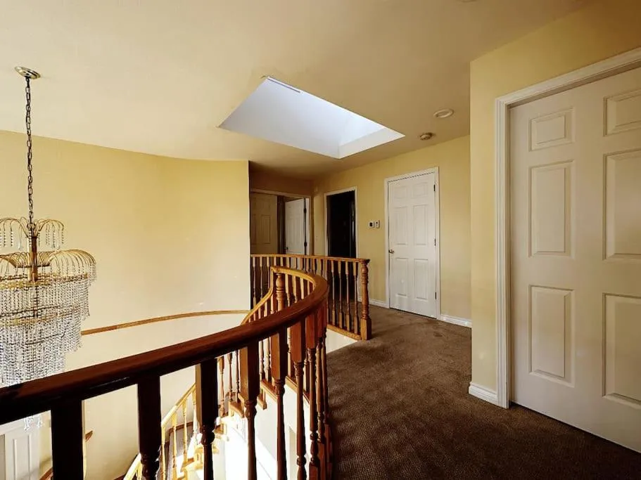 Super Cosy 8Bed & 6Bath in Vancouver heart near to airport and DownTown