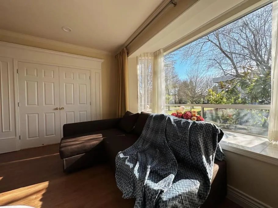 Seating area in Super Cosy 8Bed & 6Bath in Vancouver heart near to airport and DownTown