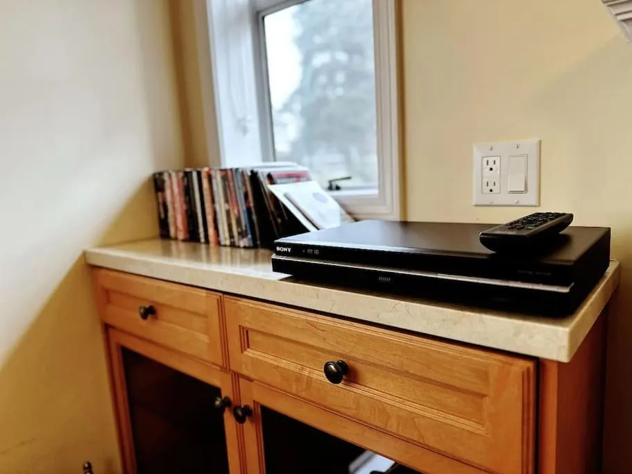 hair dresser in Super Cosy 8Bed & 6Bath in Vancouver heart near to airport and DownTown