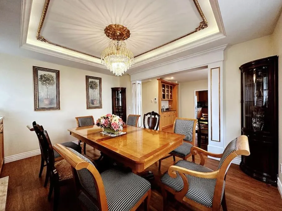 Seating area in Super Cosy 8Bed & 6Bath in Vancouver heart near to airport and DownTown