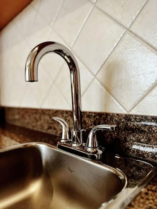 Super Cosy 8Bed & 6Bath in Vancouver heart near to airport and DownTown