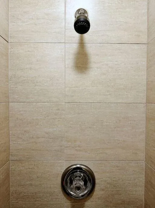 Shower in Super Cosy 8Bed & 6Bath in Vancouver heart near to airport and DownTown