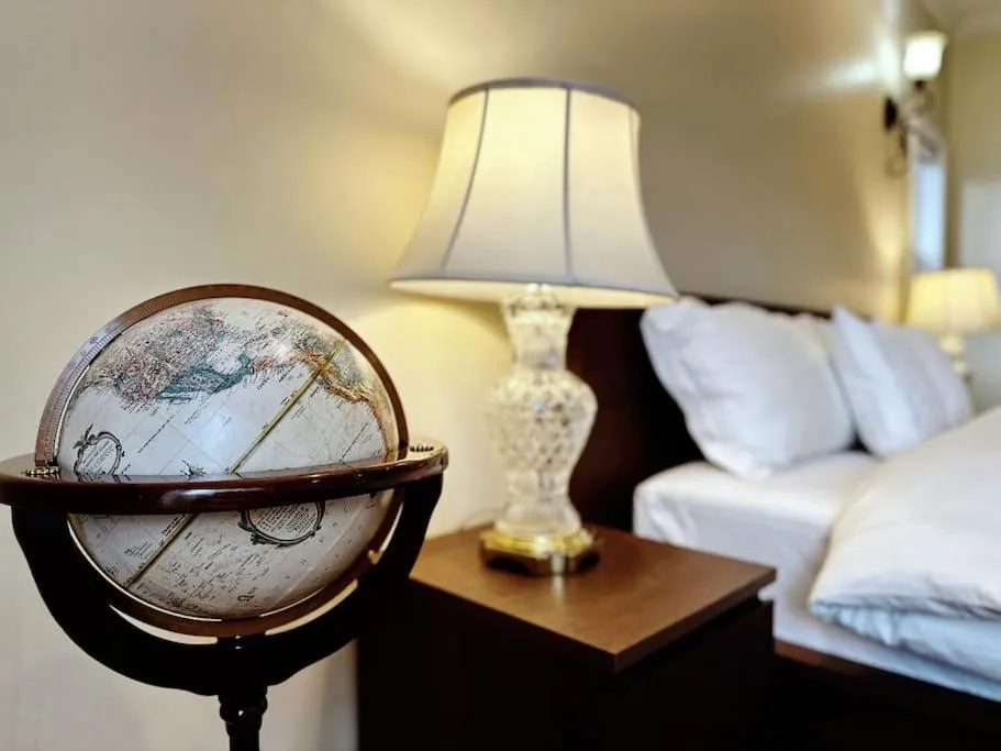 Bed in Super Cosy 8Bed & 6Bath in Vancouver heart near to airport and DownTown