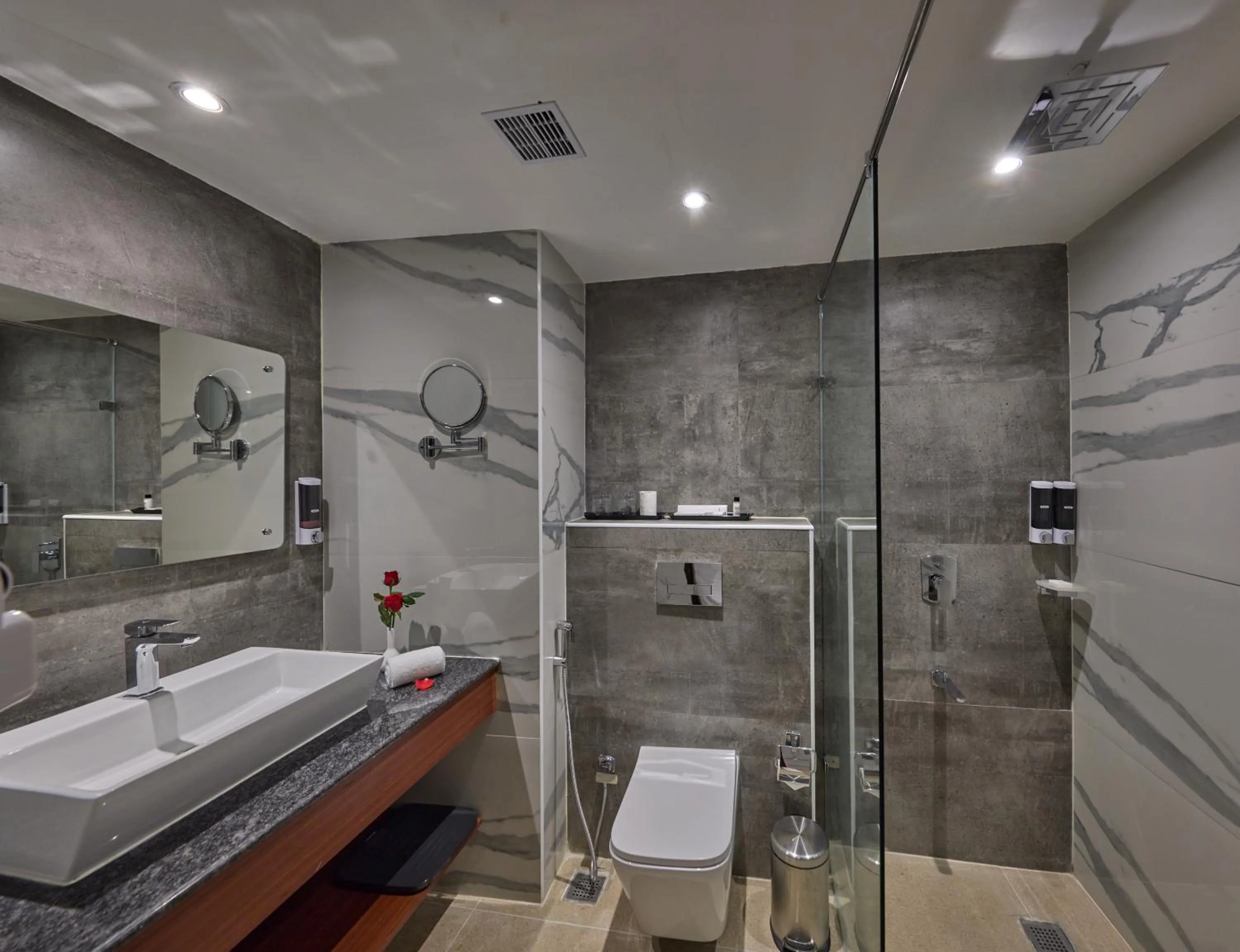 Bathroom in Golden Tulip Tirupati