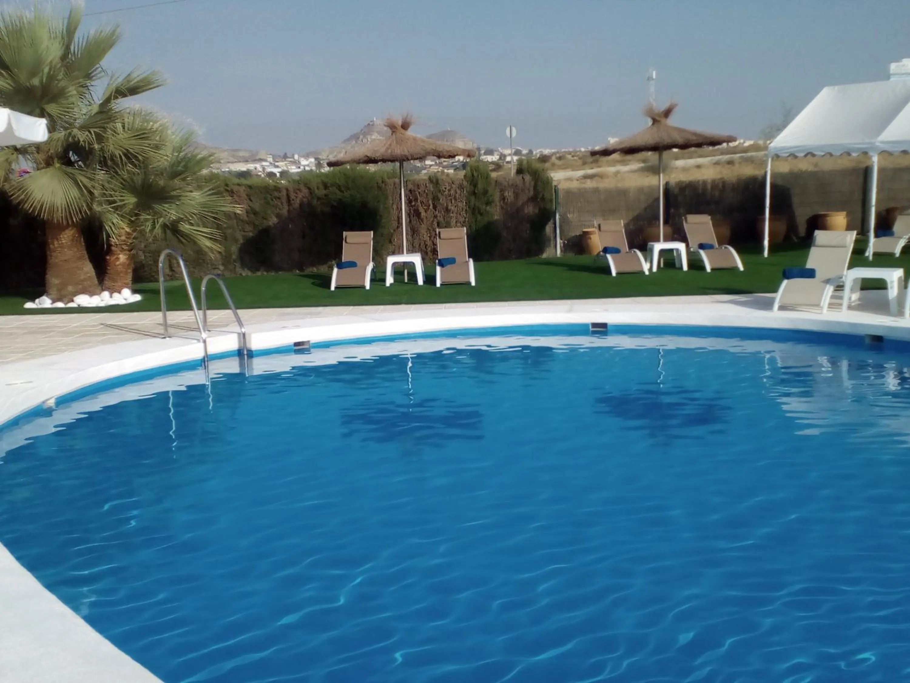 Swimming pool in Avent Verahotel
