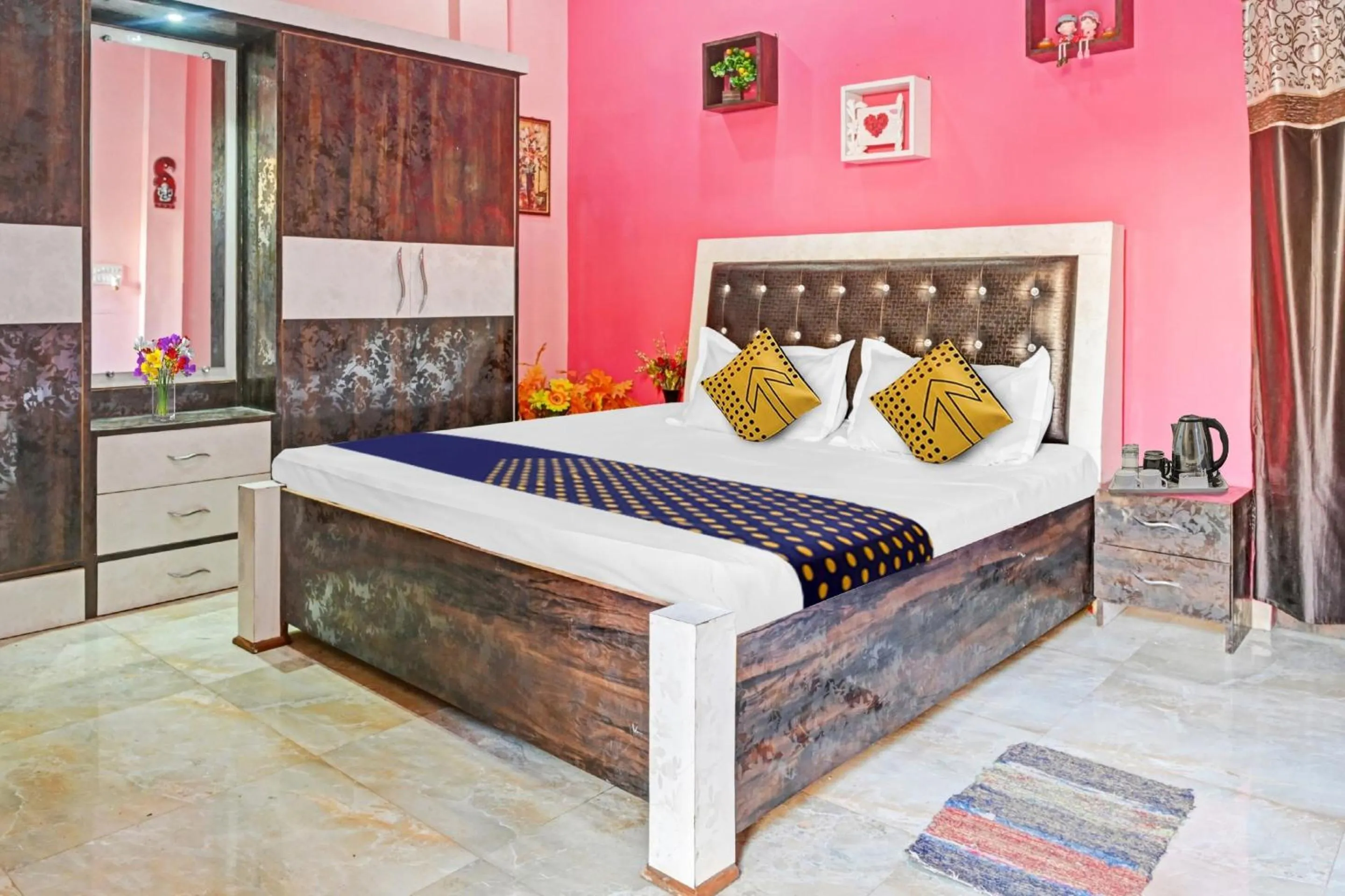 Facade/entrance, Bed in HOTEL O MAA NARMADA