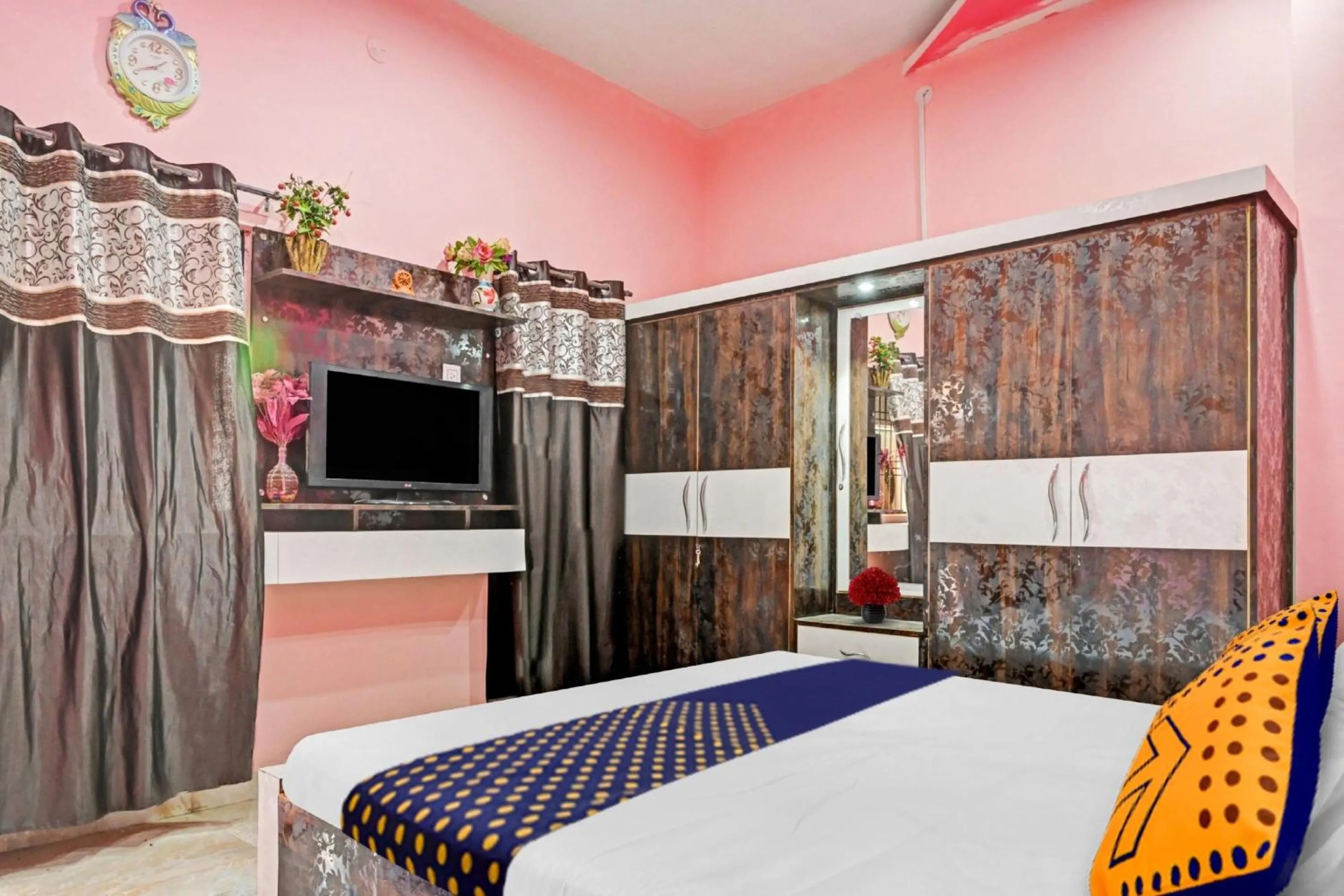 Bedroom, Bed in Super HOTEL O MAA NARMADA