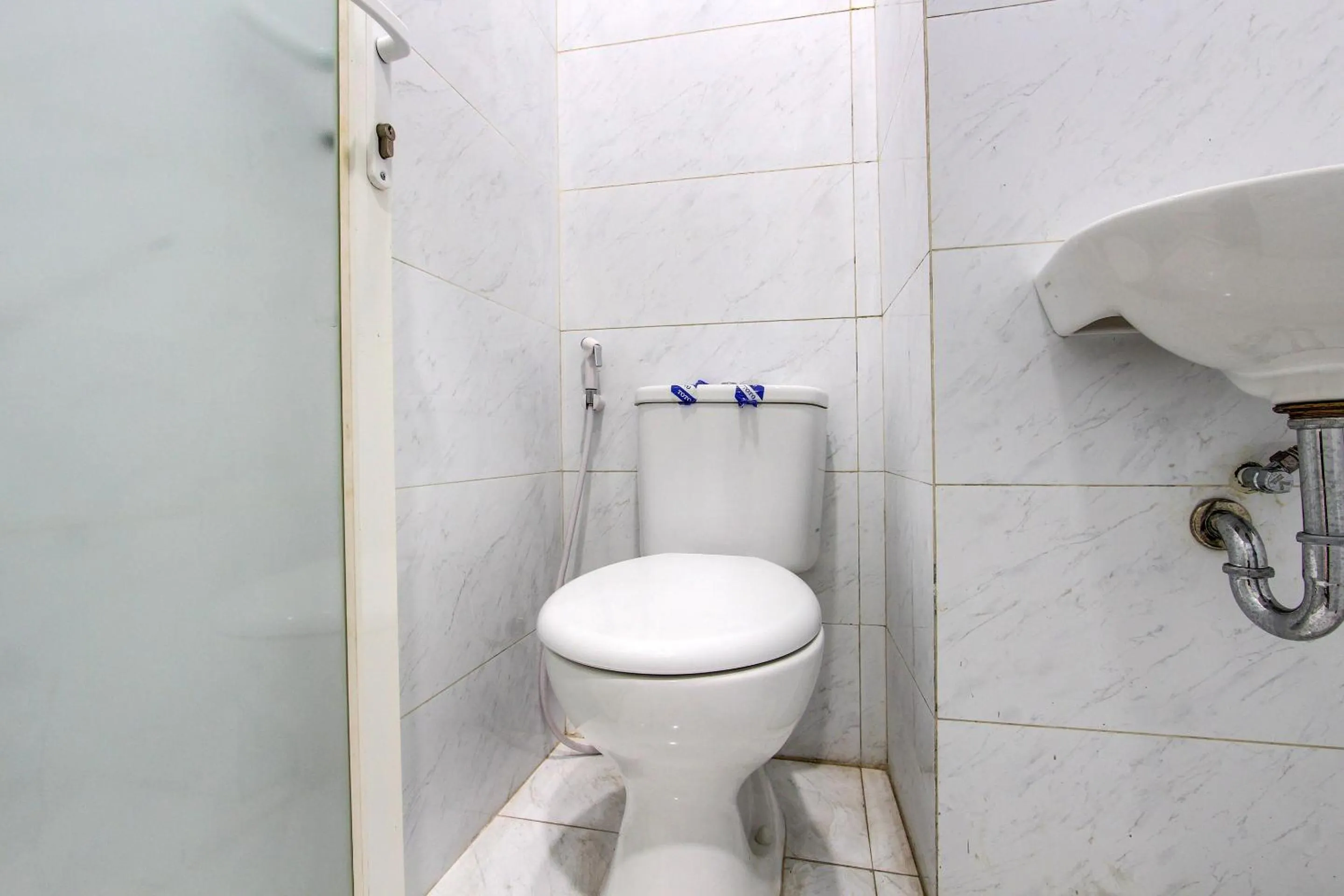 Bathroom in OYO 92479 Pasadena House